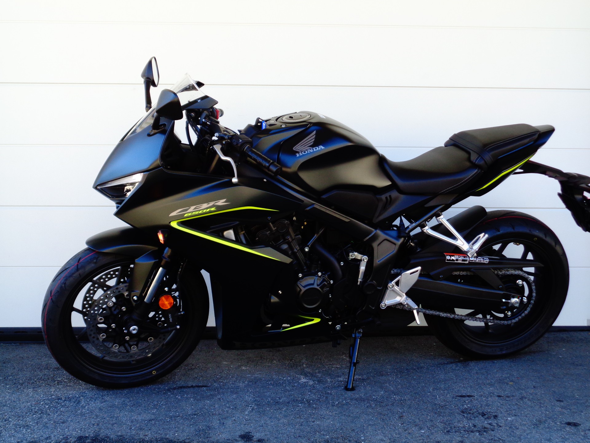 HONDA CBR 650 R E-Clutch (35kW)-image-4