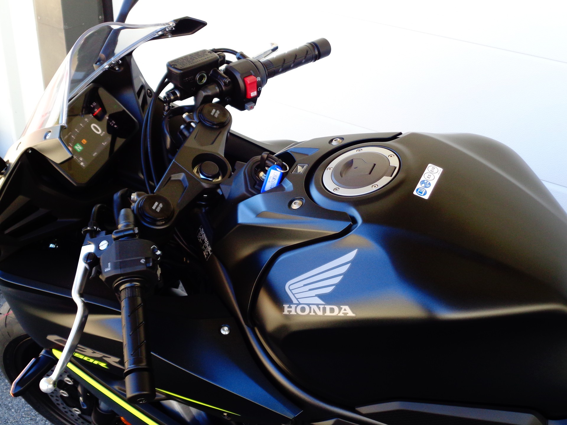 HONDA CBR 650 R E-Clutch (35kW)-showroom-element-3