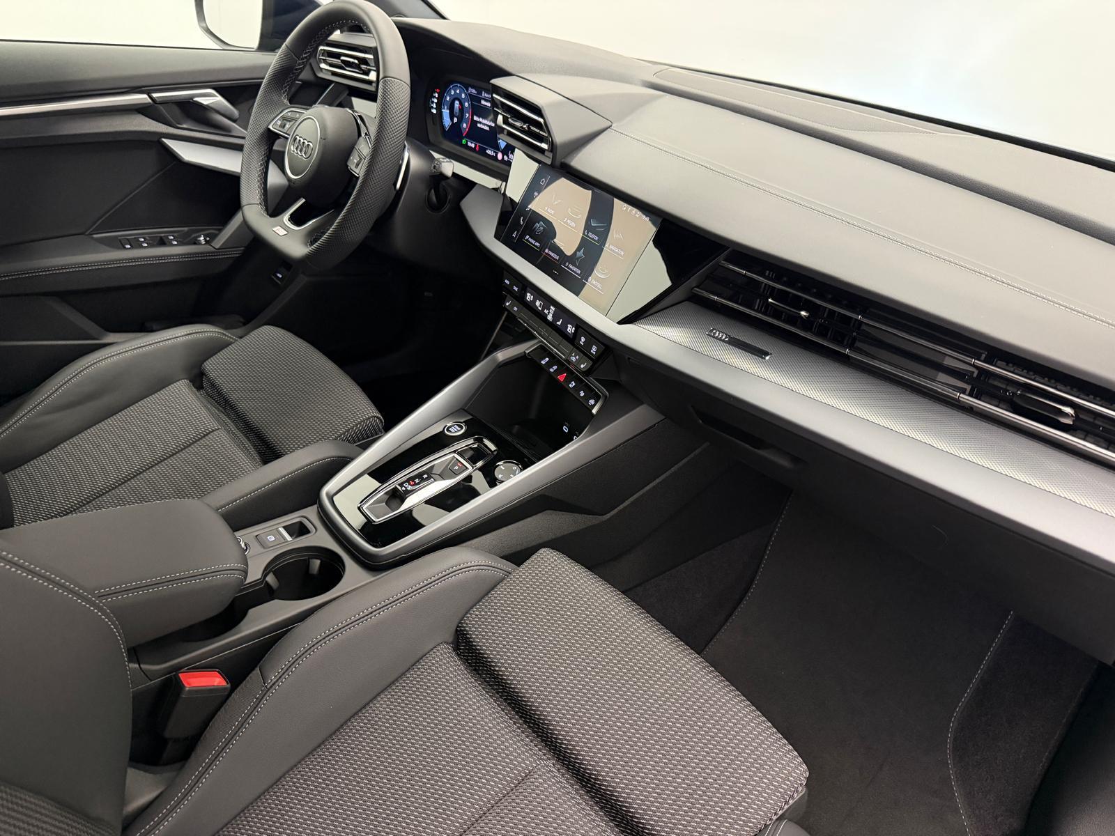 AUDI A3 Sportback 35 TFSI S Line S-Tronic-image-11