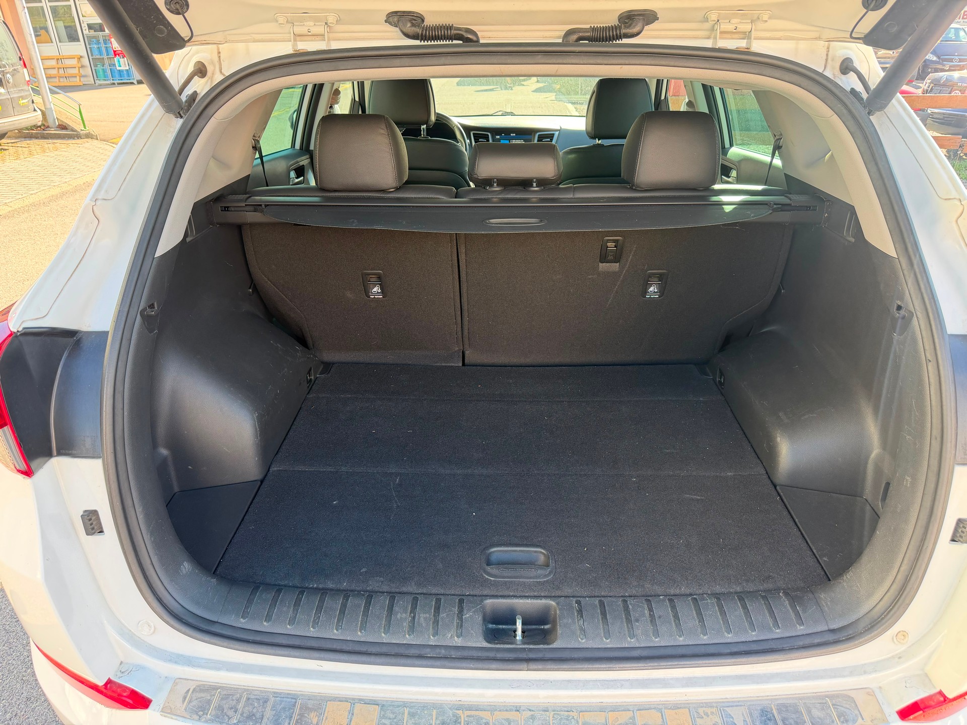 HYUNDAI Tucson 2.0 CRDI Vertex 4WD Automatic-image-11