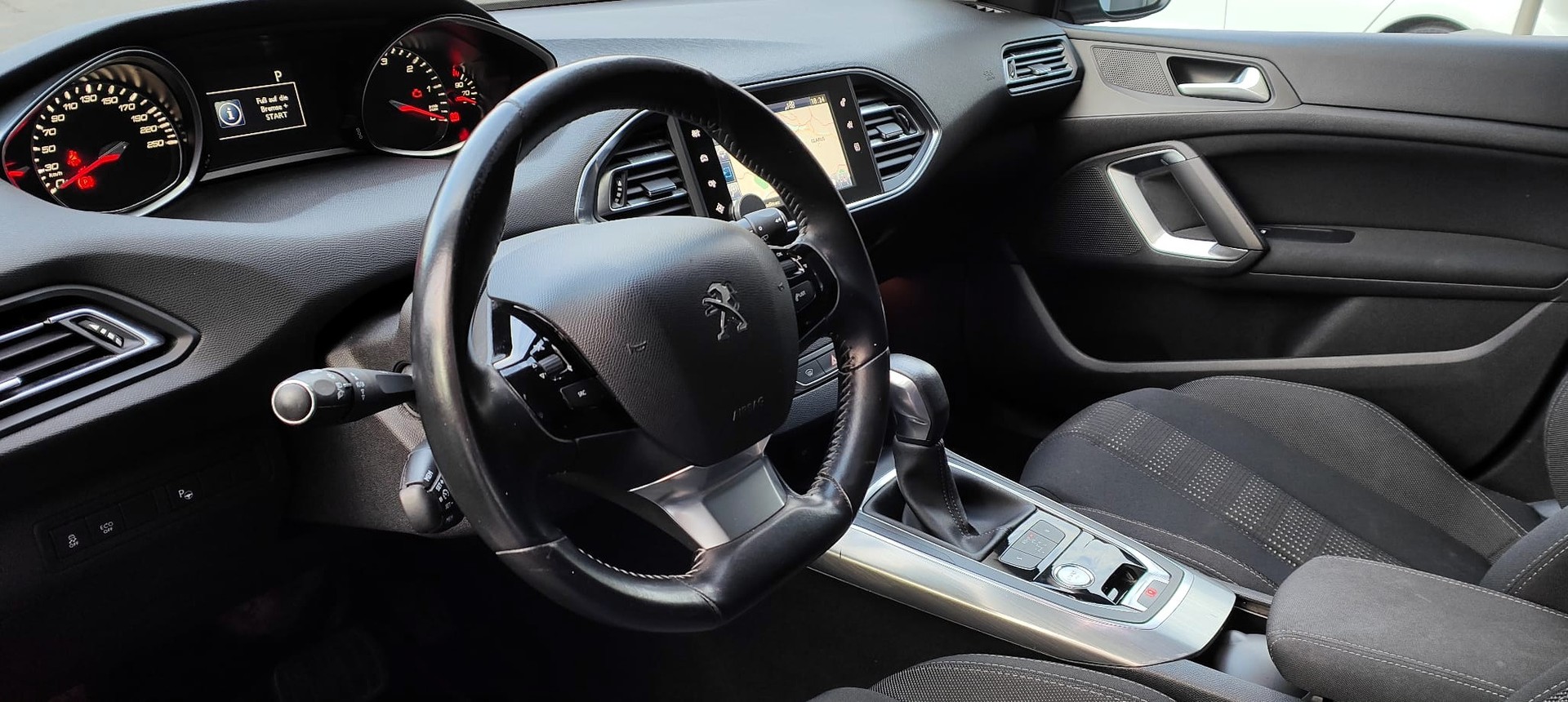 PEUGEOT 308 2.0 BlueHDI Allure Automatic-image-11