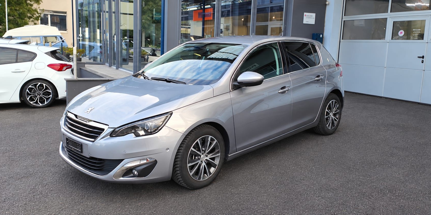 PEUGEOT 308 2.0 BlueHDI Allure Automatic-image-9
