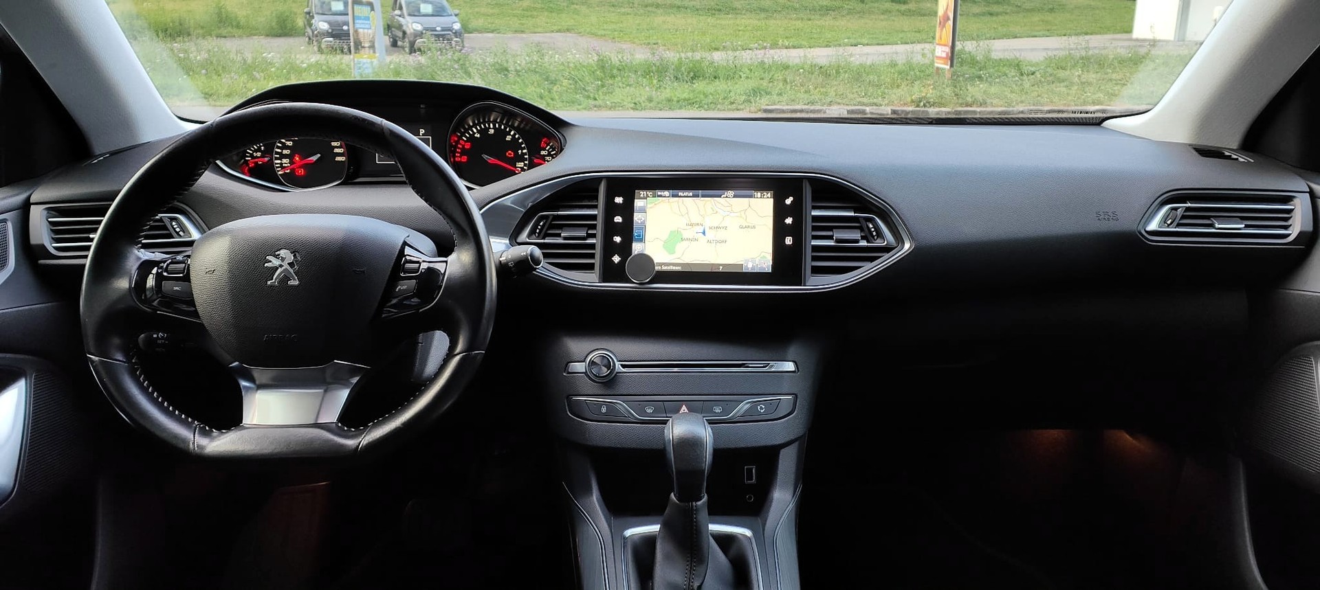 PEUGEOT 308 2.0 BlueHDI Allure Automatic-image-10