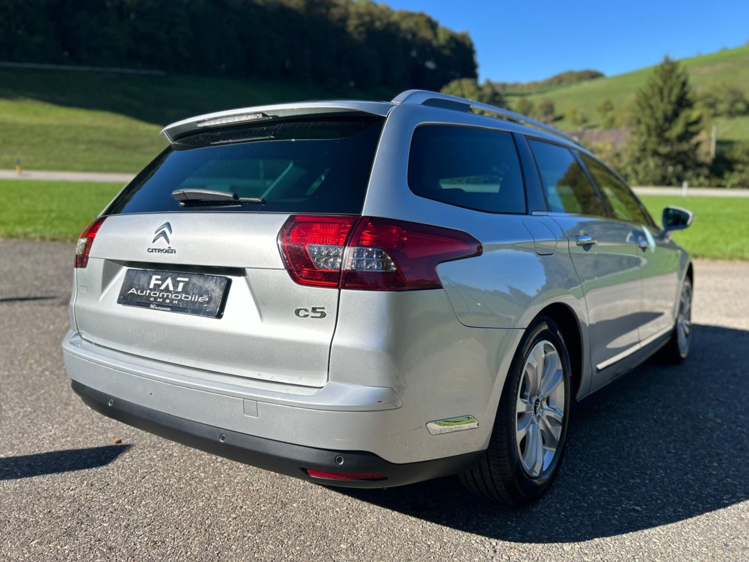 CITROEN C5 Tourer 1.6 Turbo Exclusive Automatic-image-4