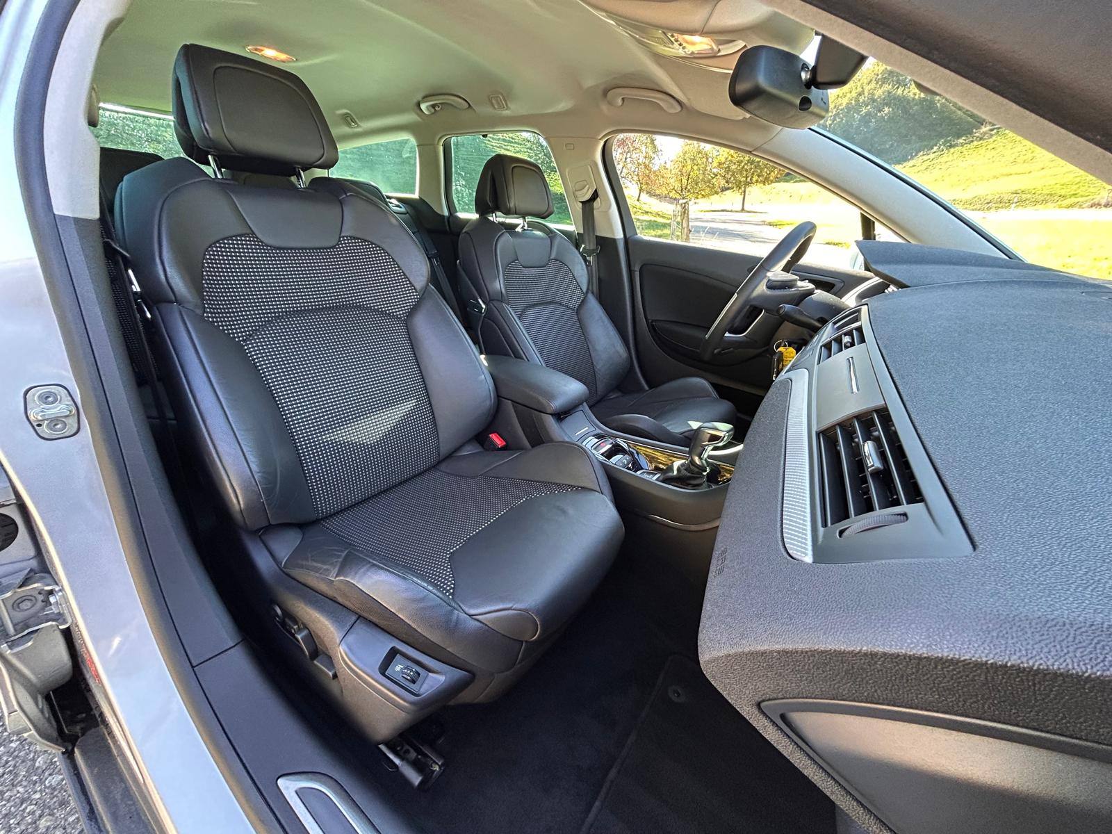 CITROEN C5 Tourer 1.6 Turbo Exclusive Automatic-image-12