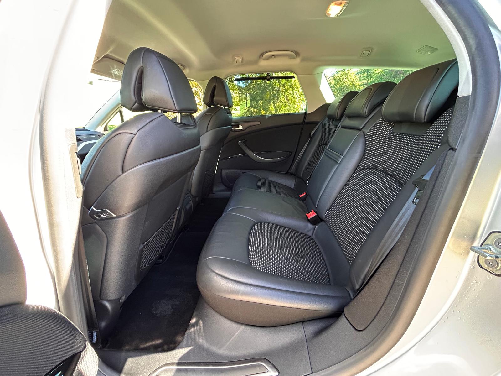 CITROEN C5 Tourer 1.6 Turbo Exclusive Automatic-image-13