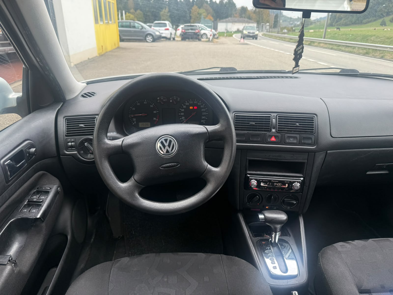 VW Golf 1.6-image-4