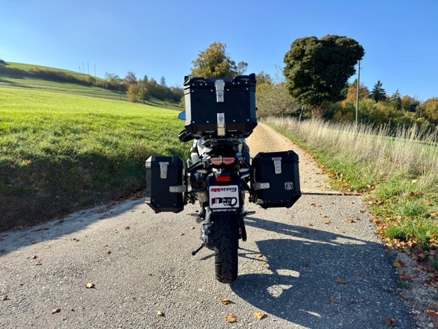 YAMAHA XT 1200 Z Super Ténéré-image-1