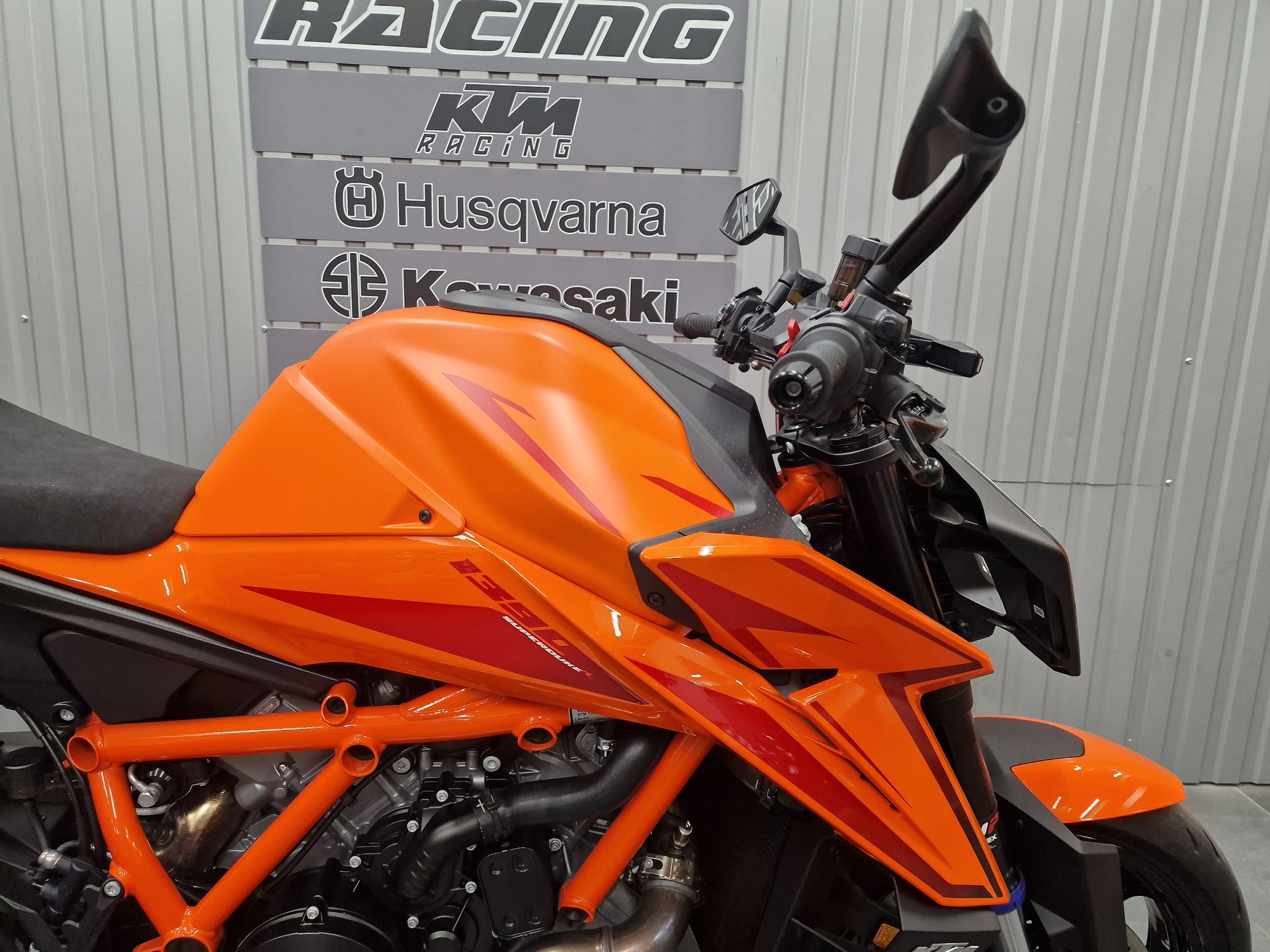 KTM 1390 Super Duke R EVO-image-6