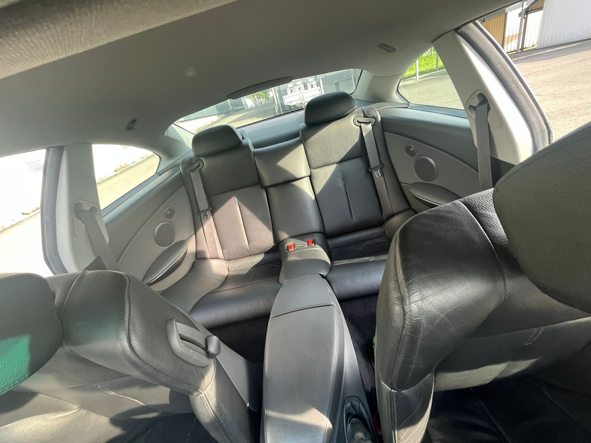 BMW 630i-image-5