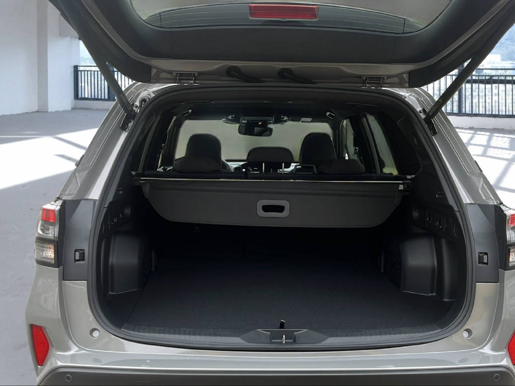 SUBARU Forester Station 2.0i e-Boxer Swiss Plus-image-15