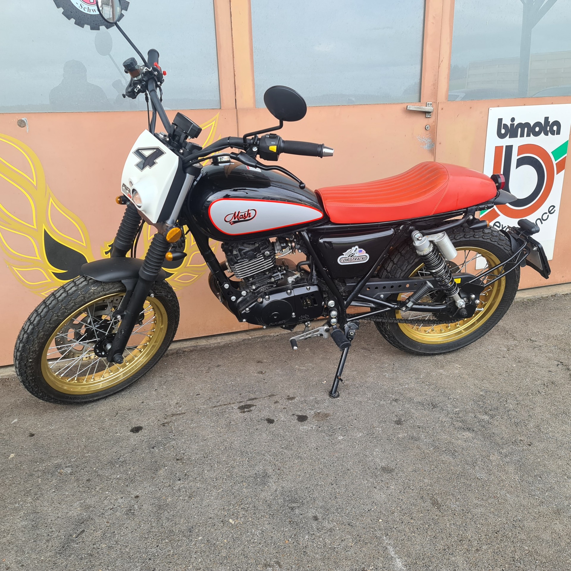 MASH 125 Dirt Track-image-0