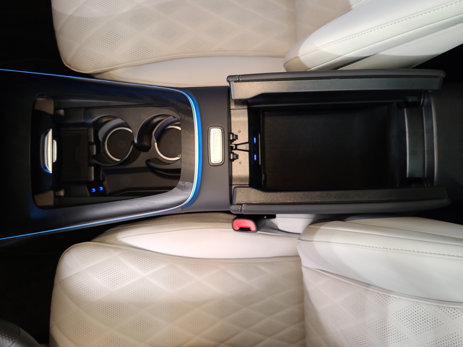 MERCEDES-BENZ E 400 e AMG Line 4matic-image-14