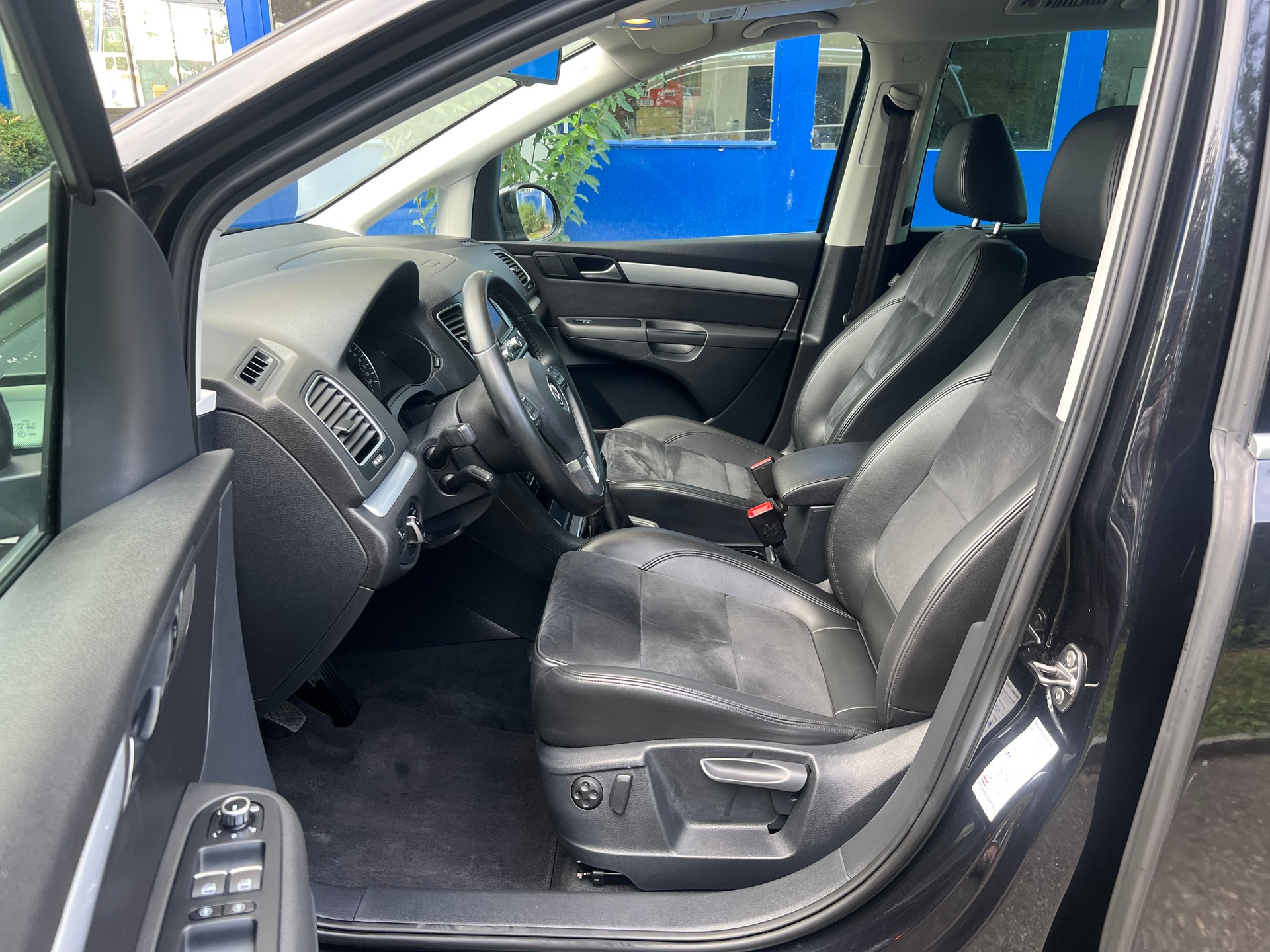 VW Sharan 2.0 TDI BMT Sports Line 170PS 4Motion-image-6