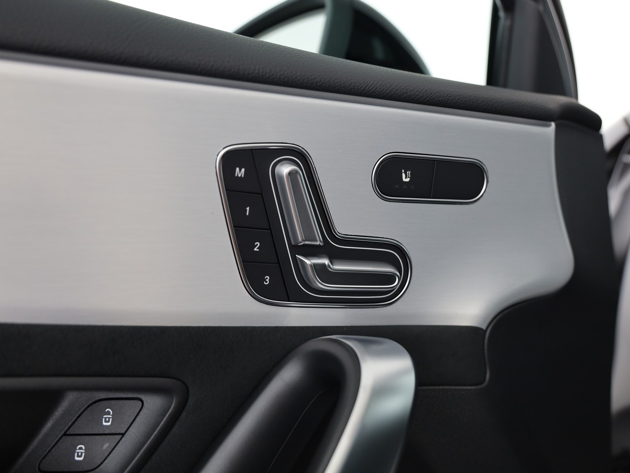 MERCEDES-BENZ A 250 4Matic 8G-DCT-image-14