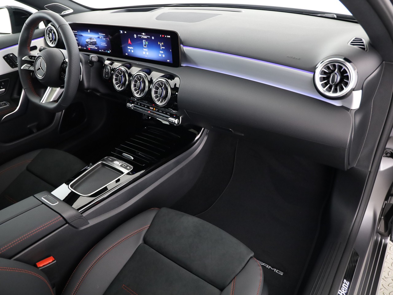 MERCEDES-BENZ A 250 4Matic 8G-DCT-image-18
