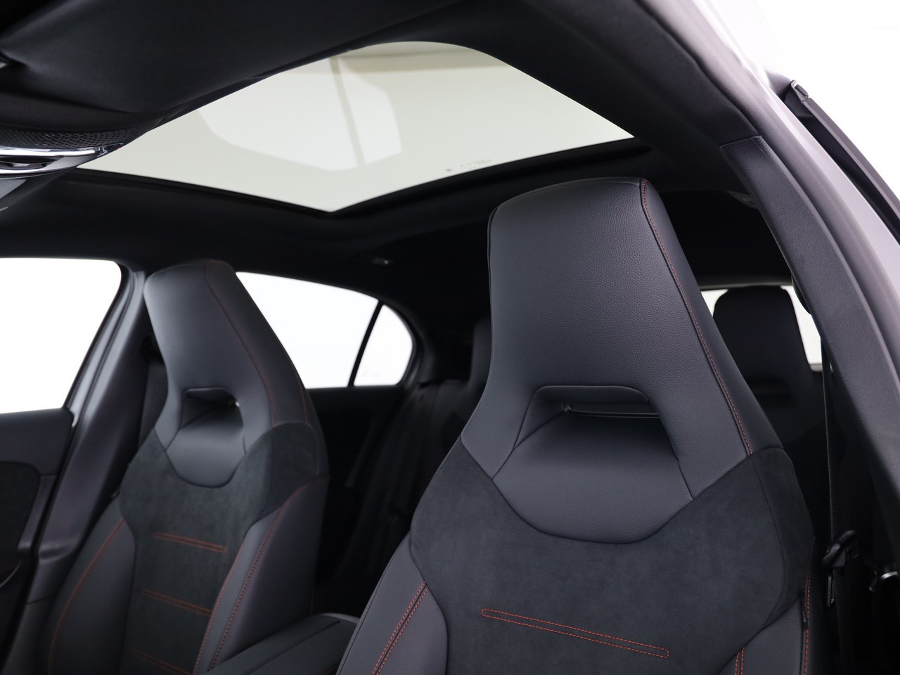 MERCEDES-BENZ A 250 4Matic 8G-DCT-image-15