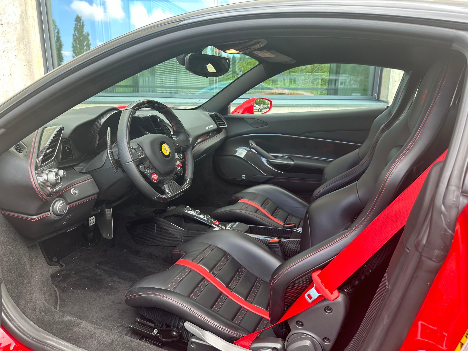 FERRARI 488 GTB 3.9 V8-image-4