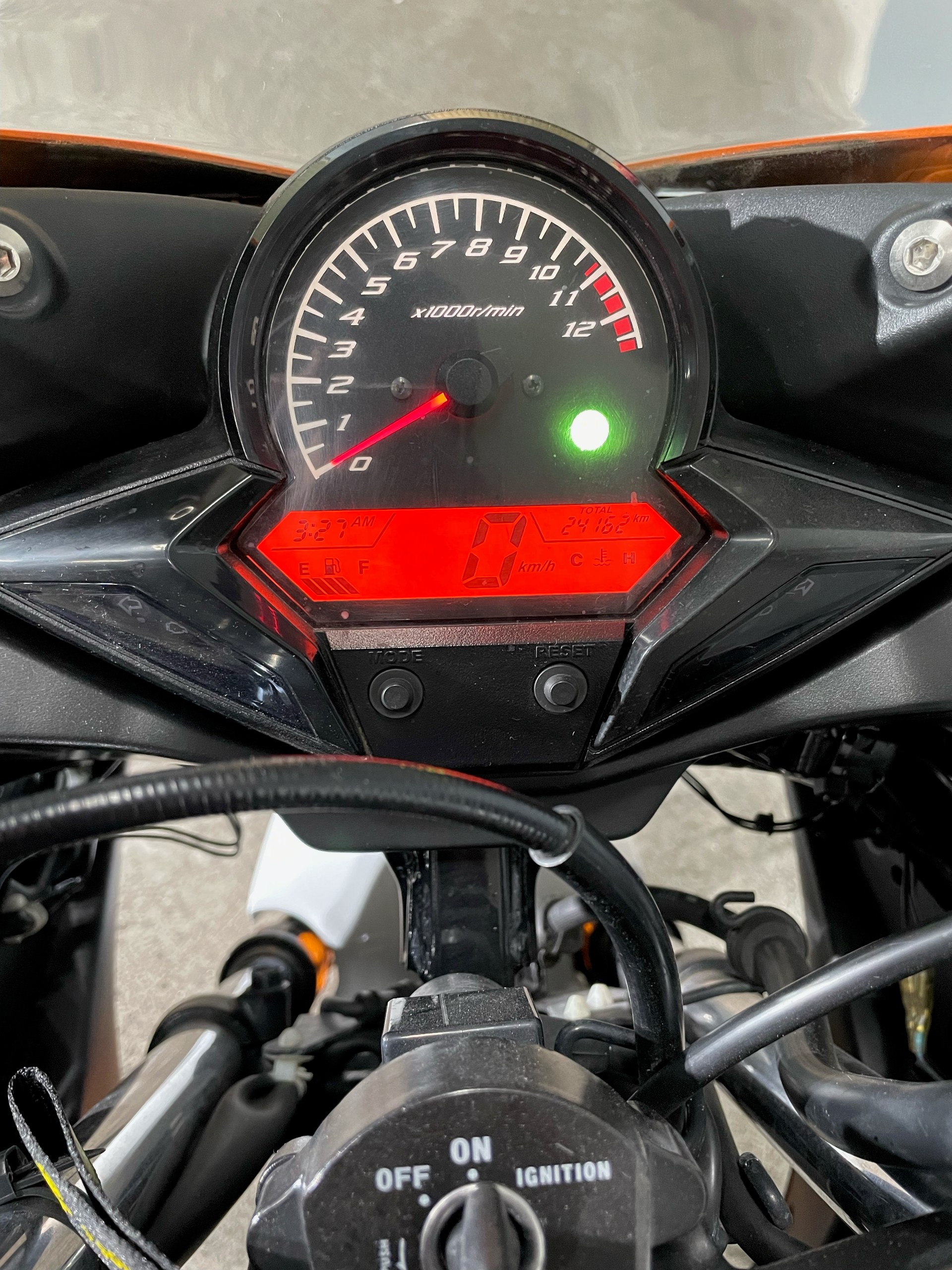 HONDA CBR125R-image-4