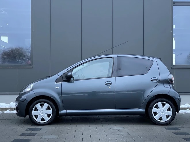 TOYOTA Aygo 1.0 Linea Luna Cool Multimode-image-6