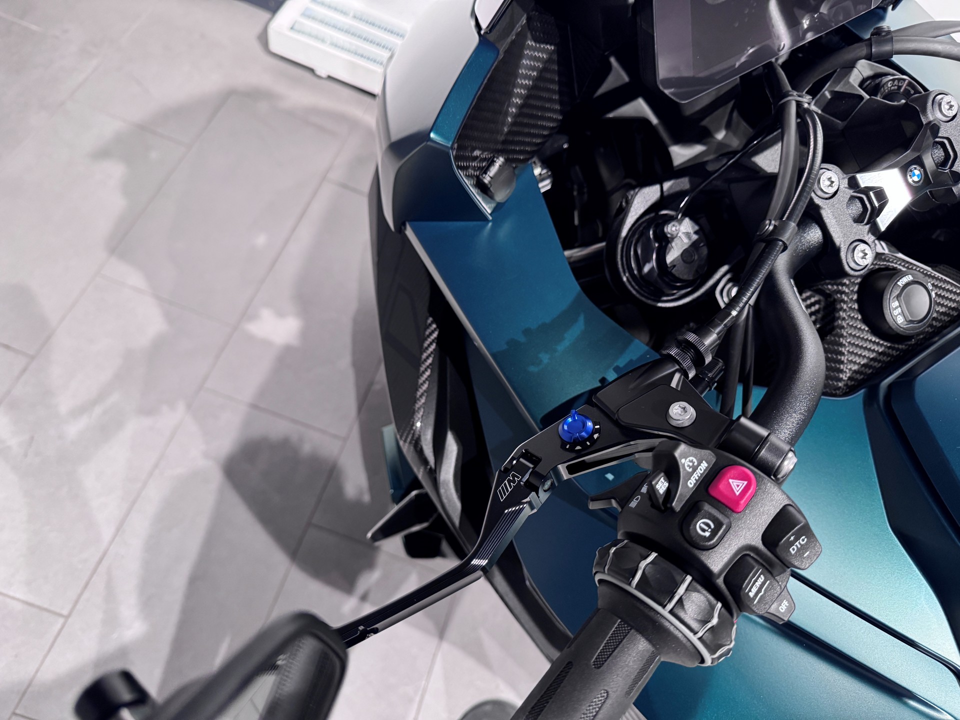 BMW M 1000 XR-image-9