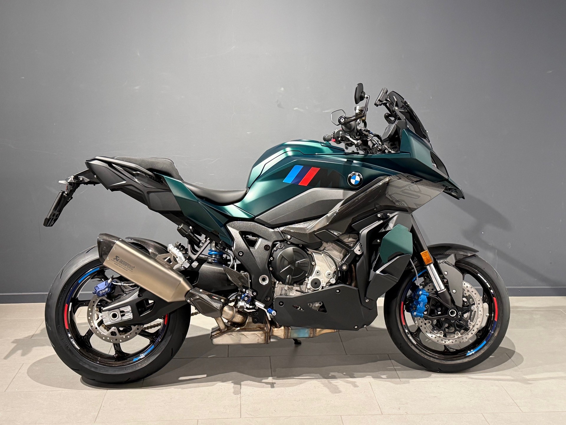 BMW M 1000 XR-image-10