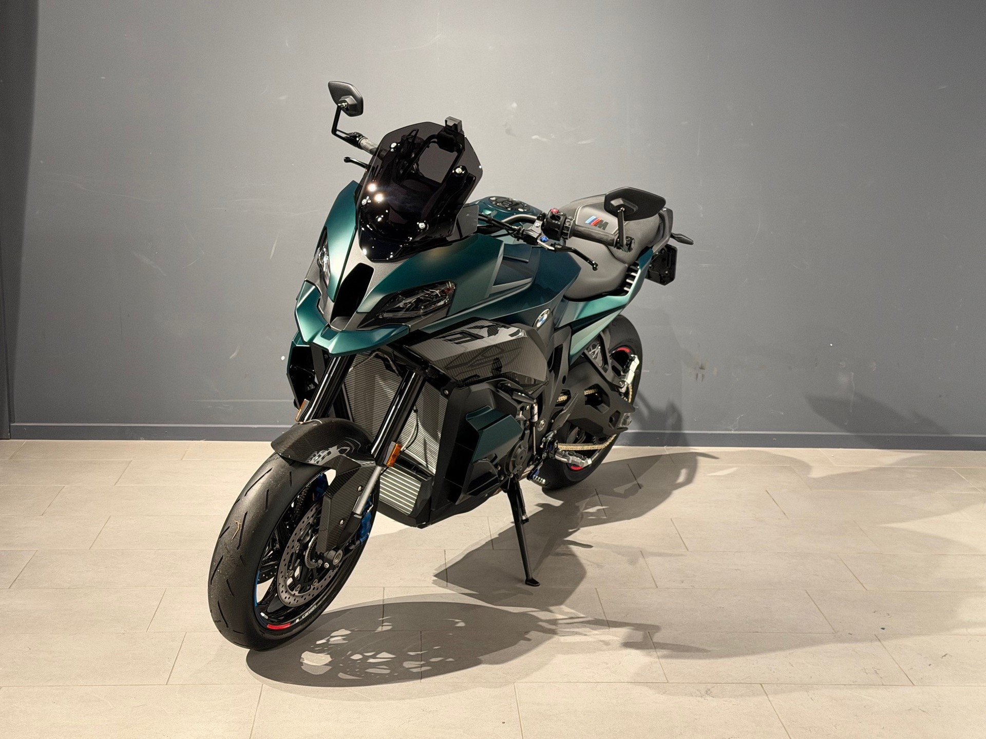 BMW M 1000 XR-image-2