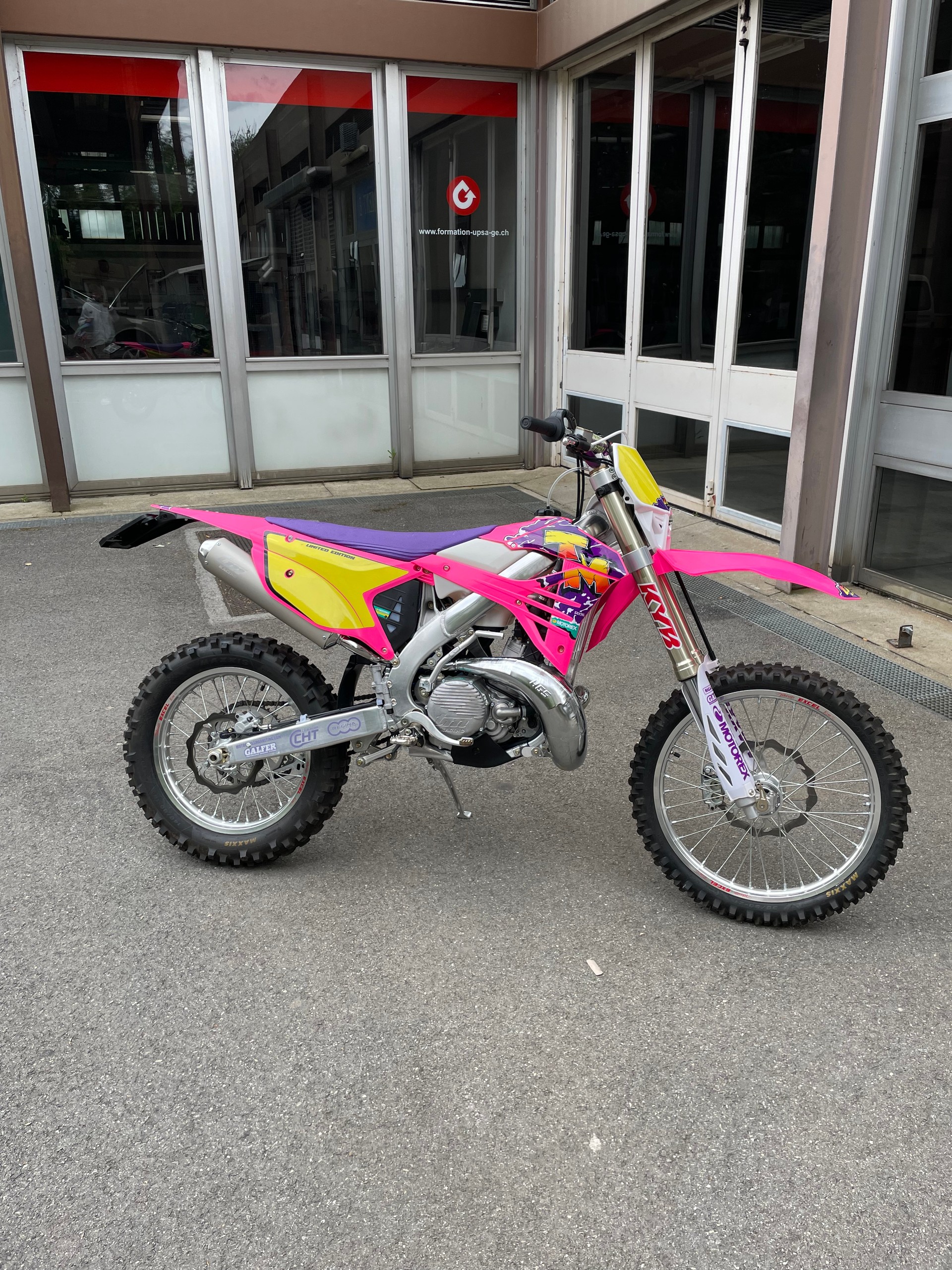 TM EN 300 ES Fi 2T - Pink Limited Edition-image-1