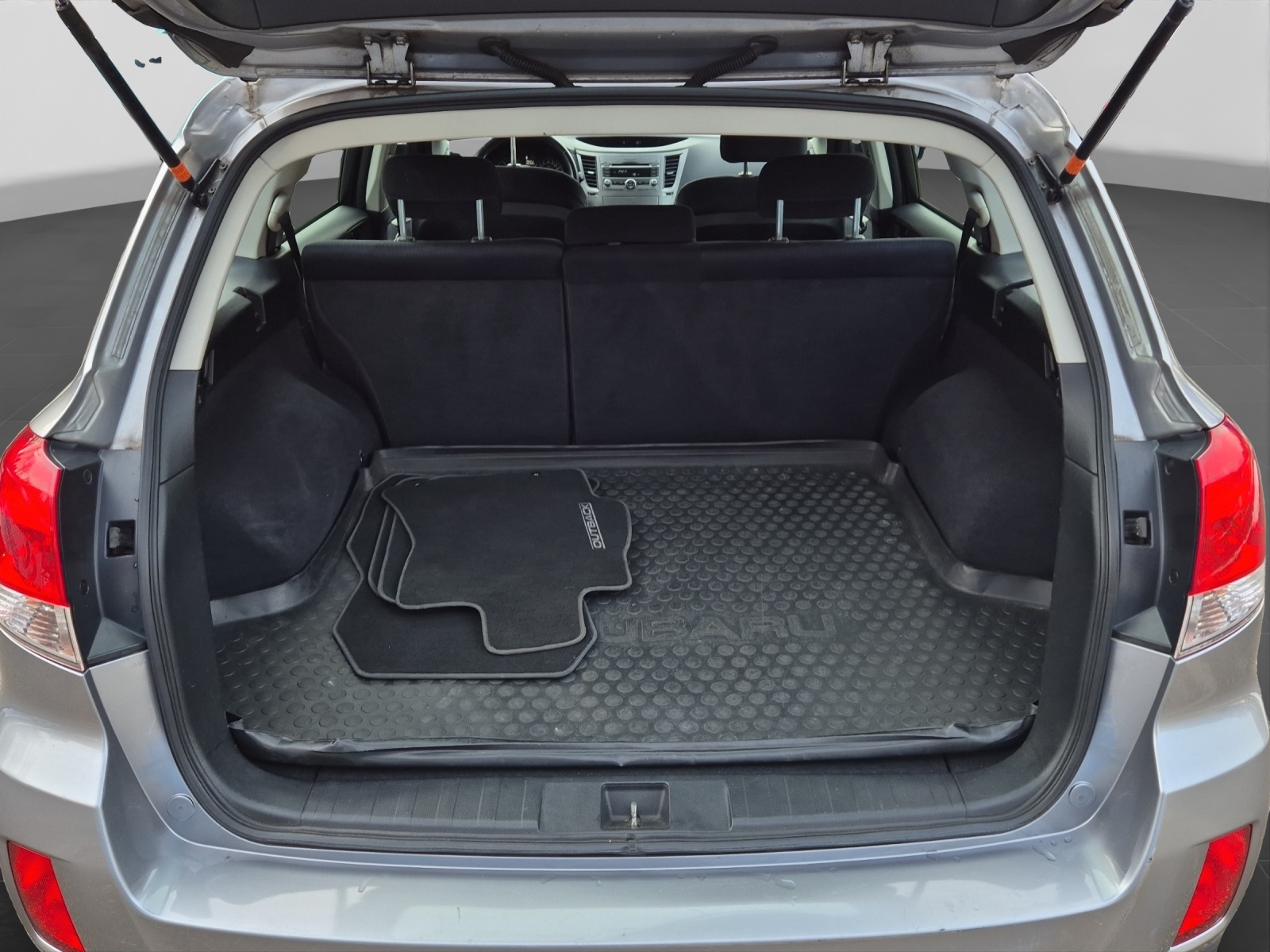 SUBARU Outback 2.5i Swiss Special AWD-image-13
