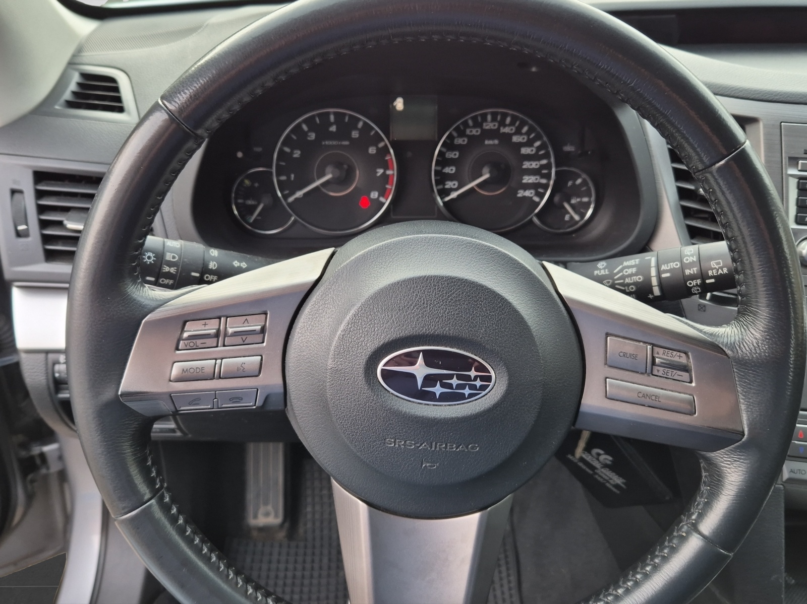 SUBARU Outback 2.5i Swiss Special AWD-image-9
