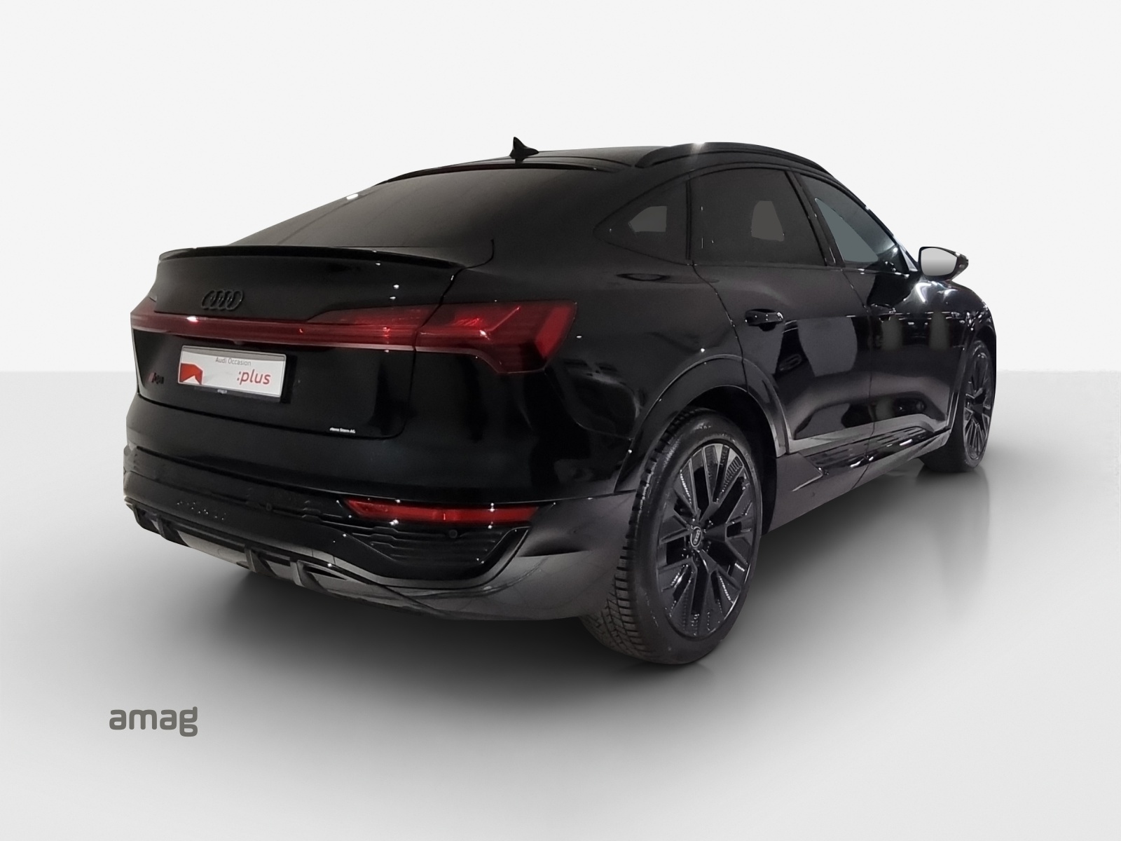 AUDI Q8 Sportback 55 e-tron Black Edition quattro-image-5