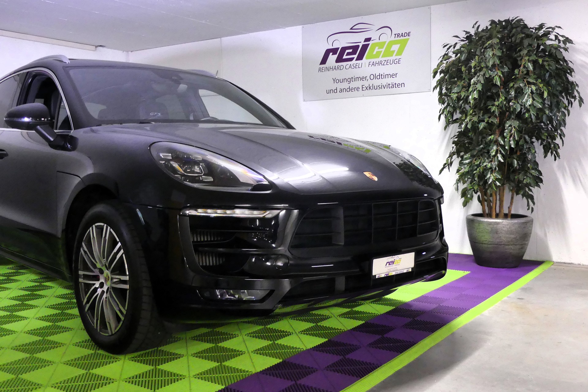 PORSCHE Macan GTS PDK-image-1