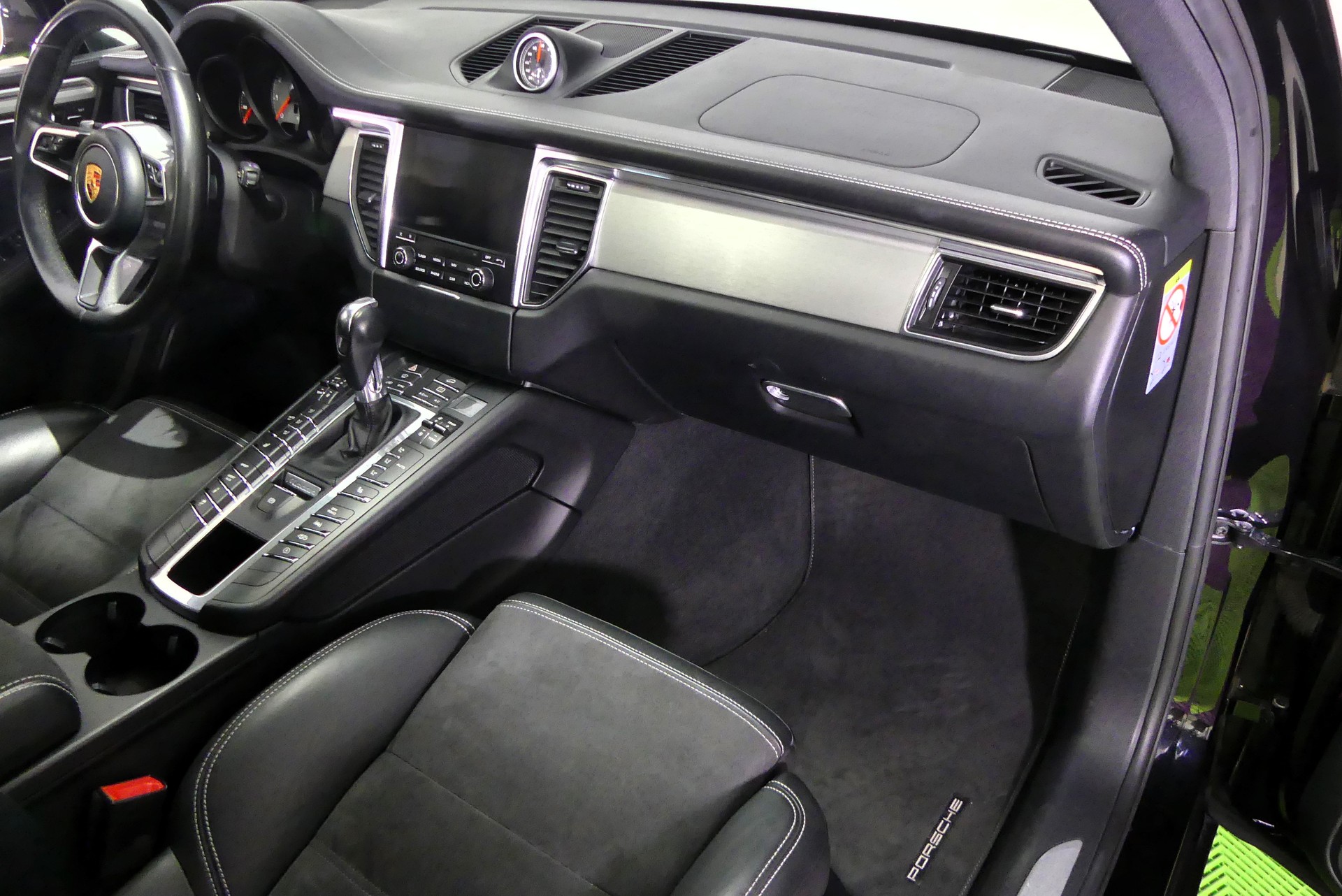 PORSCHE Macan GTS PDK-image-10