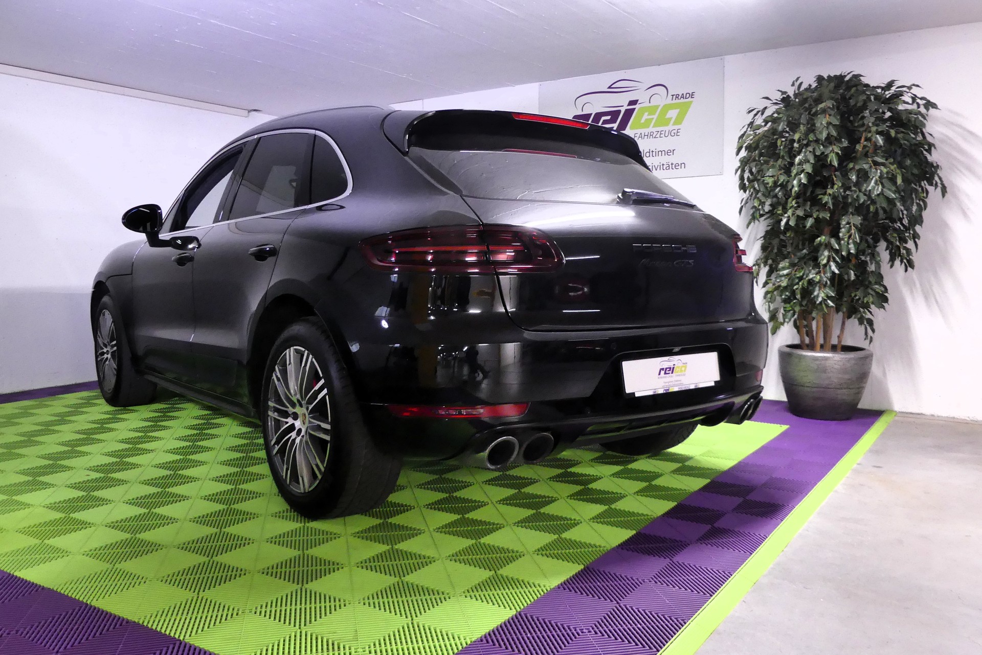 PORSCHE Macan GTS PDK-image-2