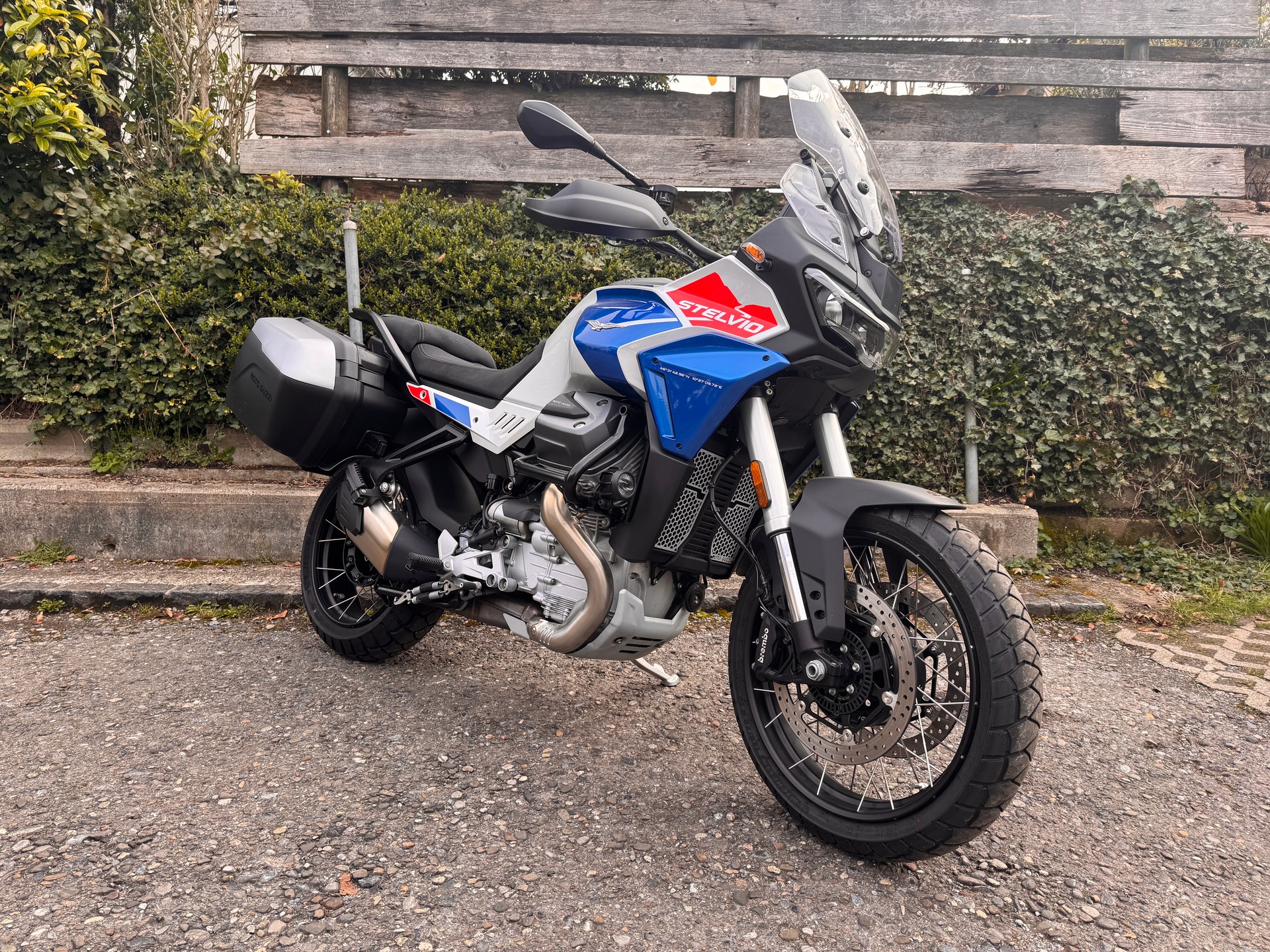 MOTO GUZZI Stelvio Duecento Tributo-image-2