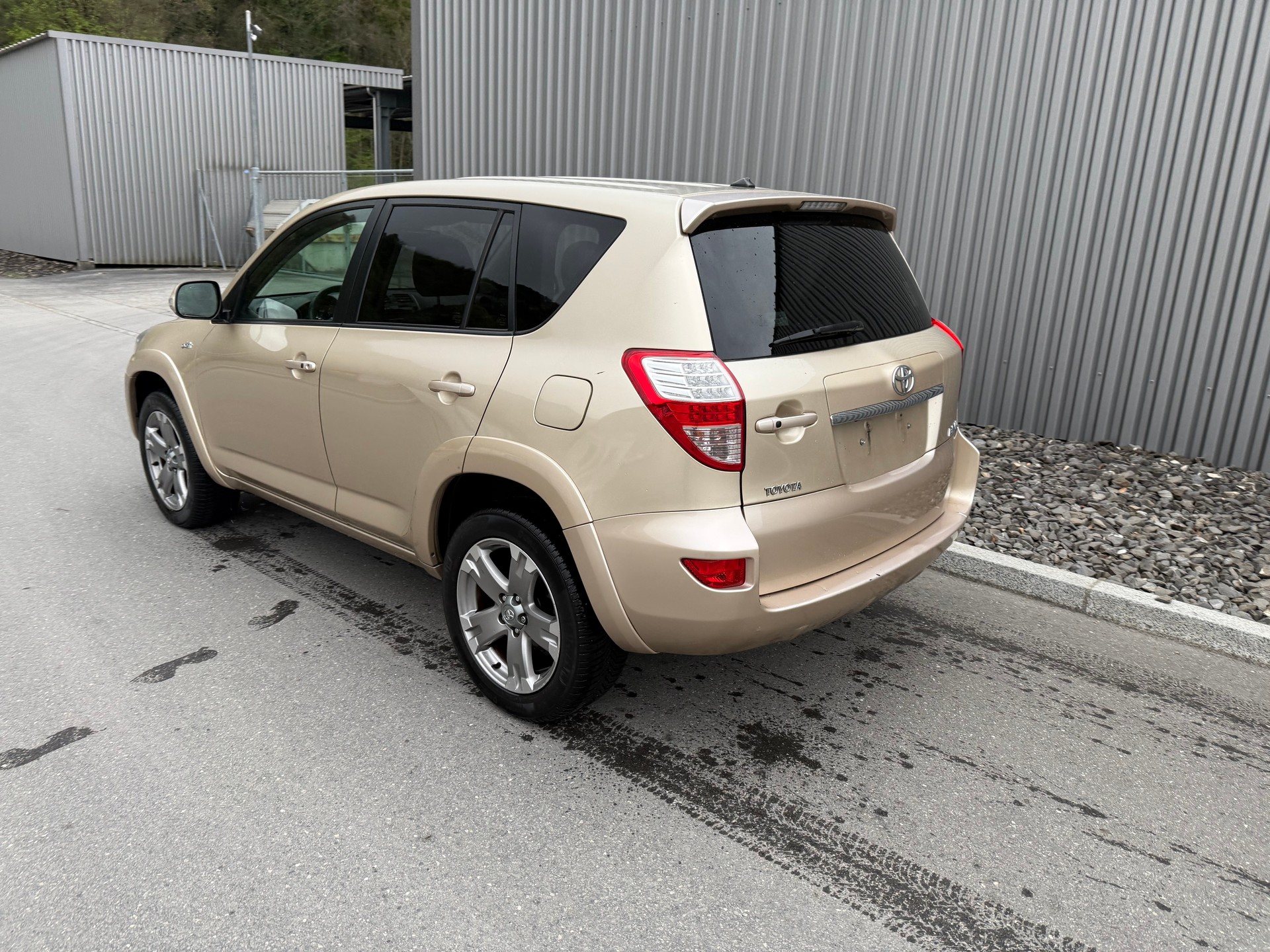 TOYOTA RAV-4 2.2D-CAT Linea Sol Premium AT-showroom-element-2