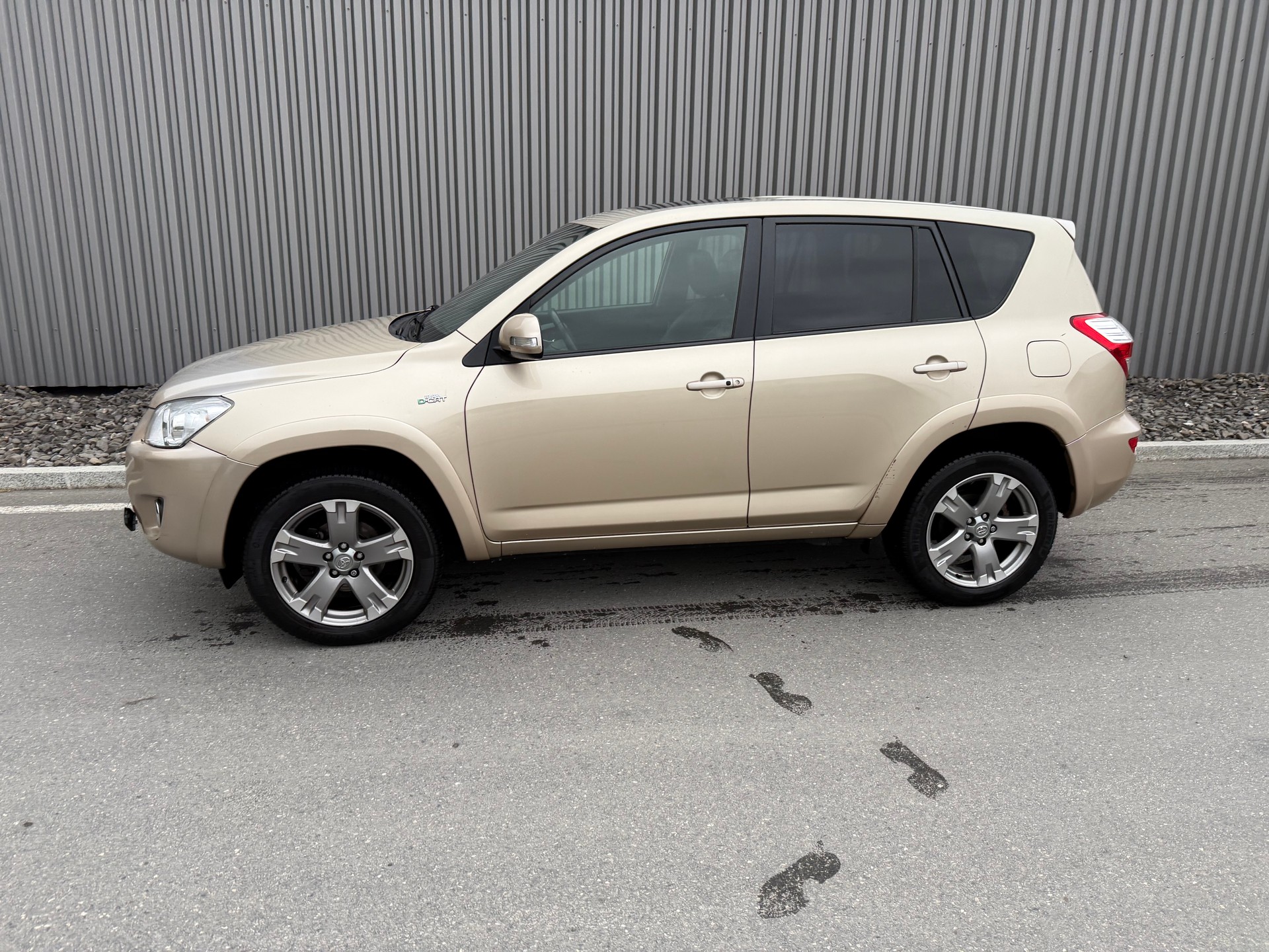 TOYOTA RAV-4 2.2D-CAT Linea Sol Premium AT-showroom-element-1