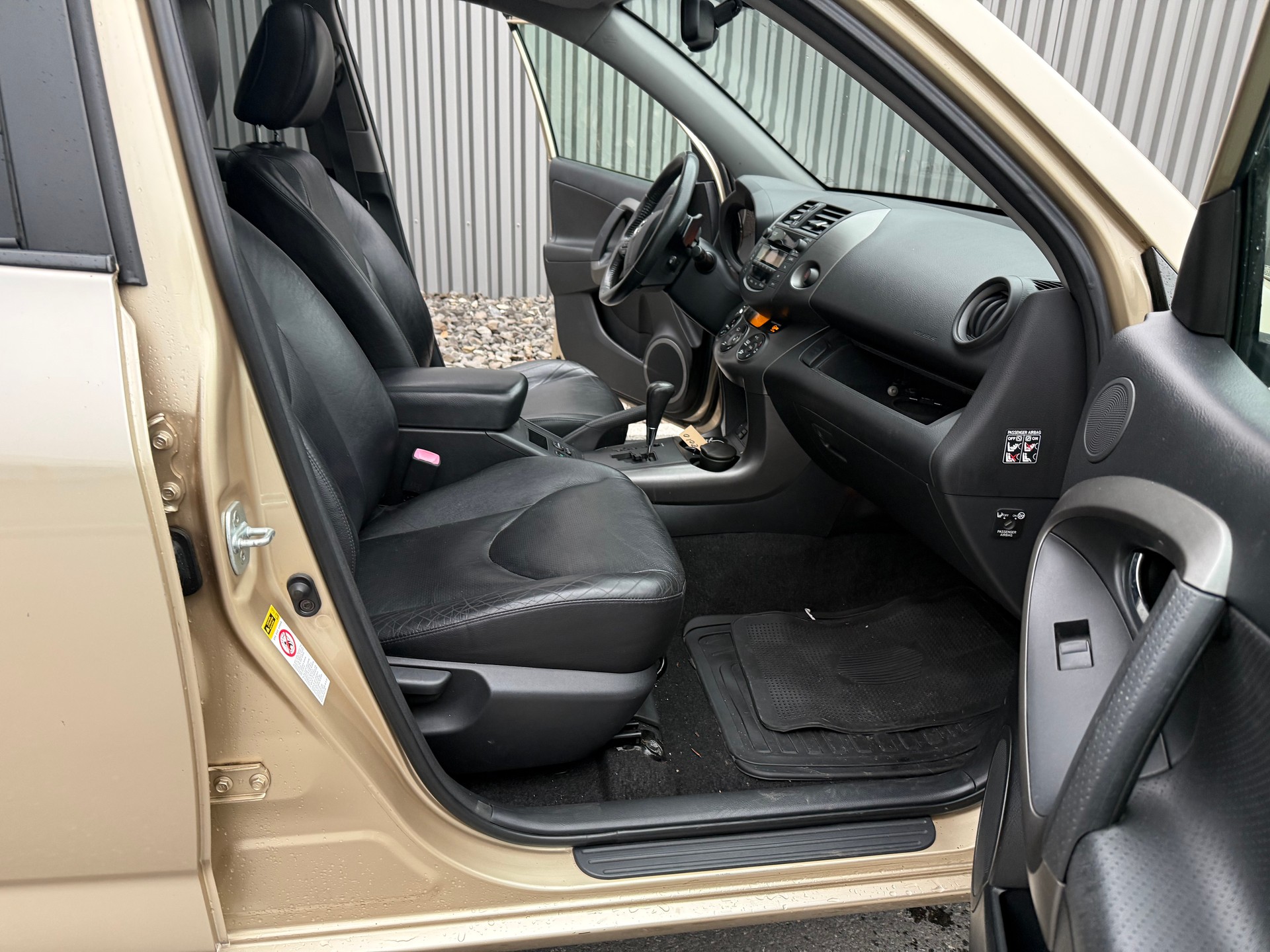 TOYOTA RAV-4 2.2D-CAT Linea Sol Premium AT-image-16