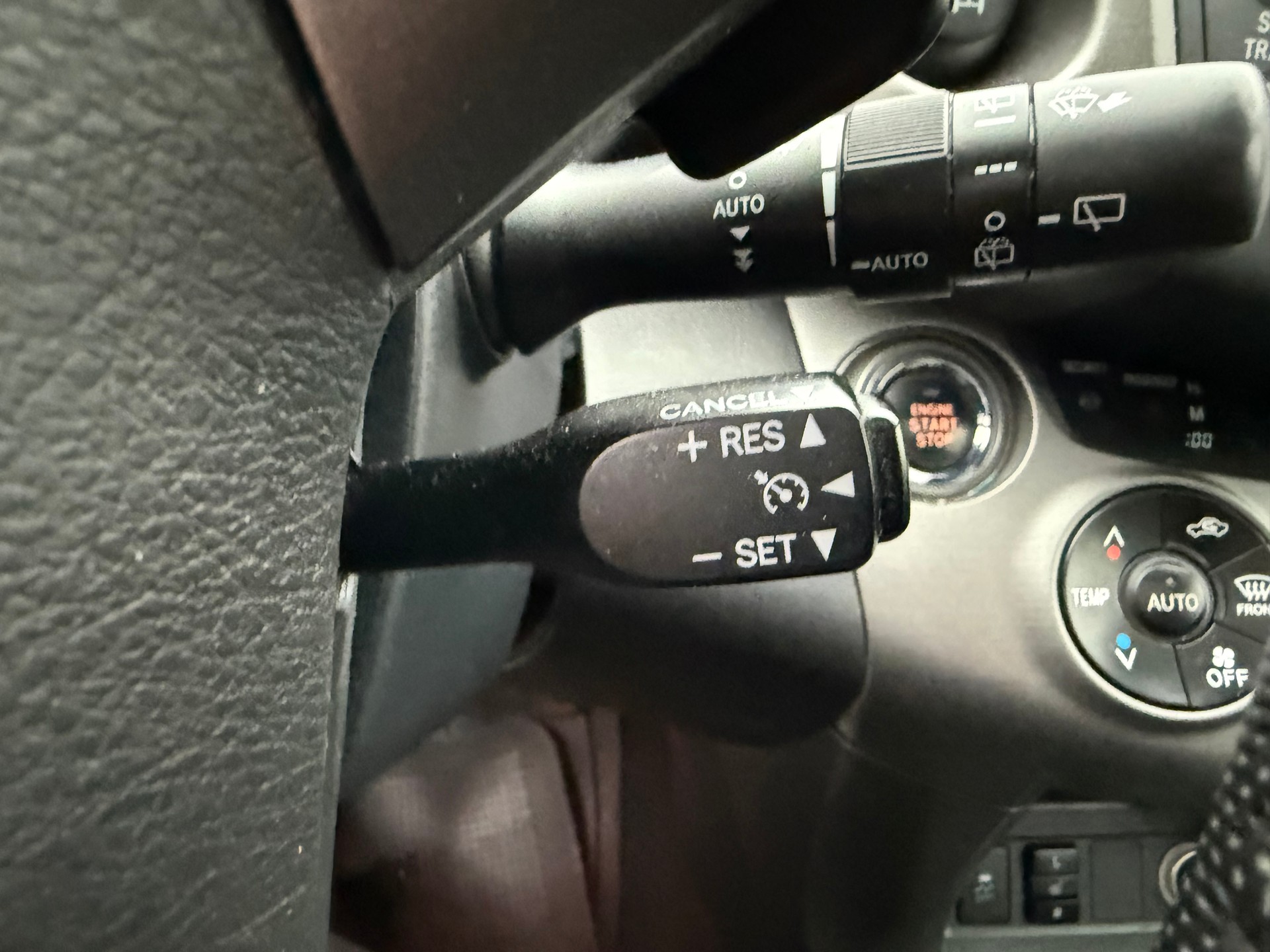 TOYOTA RAV-4 2.2D-CAT Linea Sol Premium AT-image-31