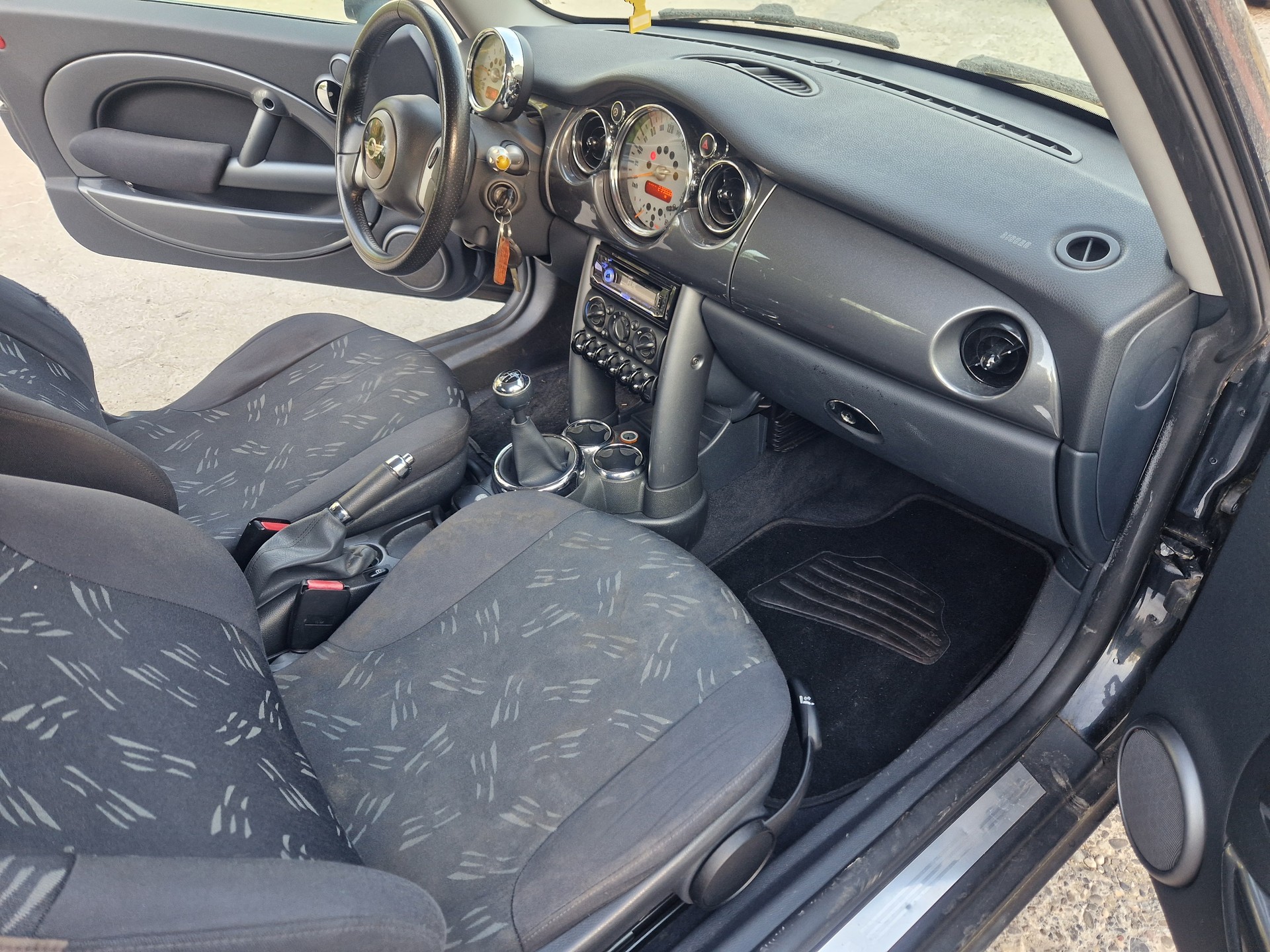 MINI One-image-9