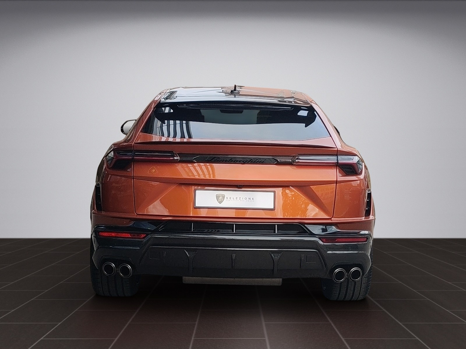LAMBORGHINI Urus Performante SCV12-showroom-element-3