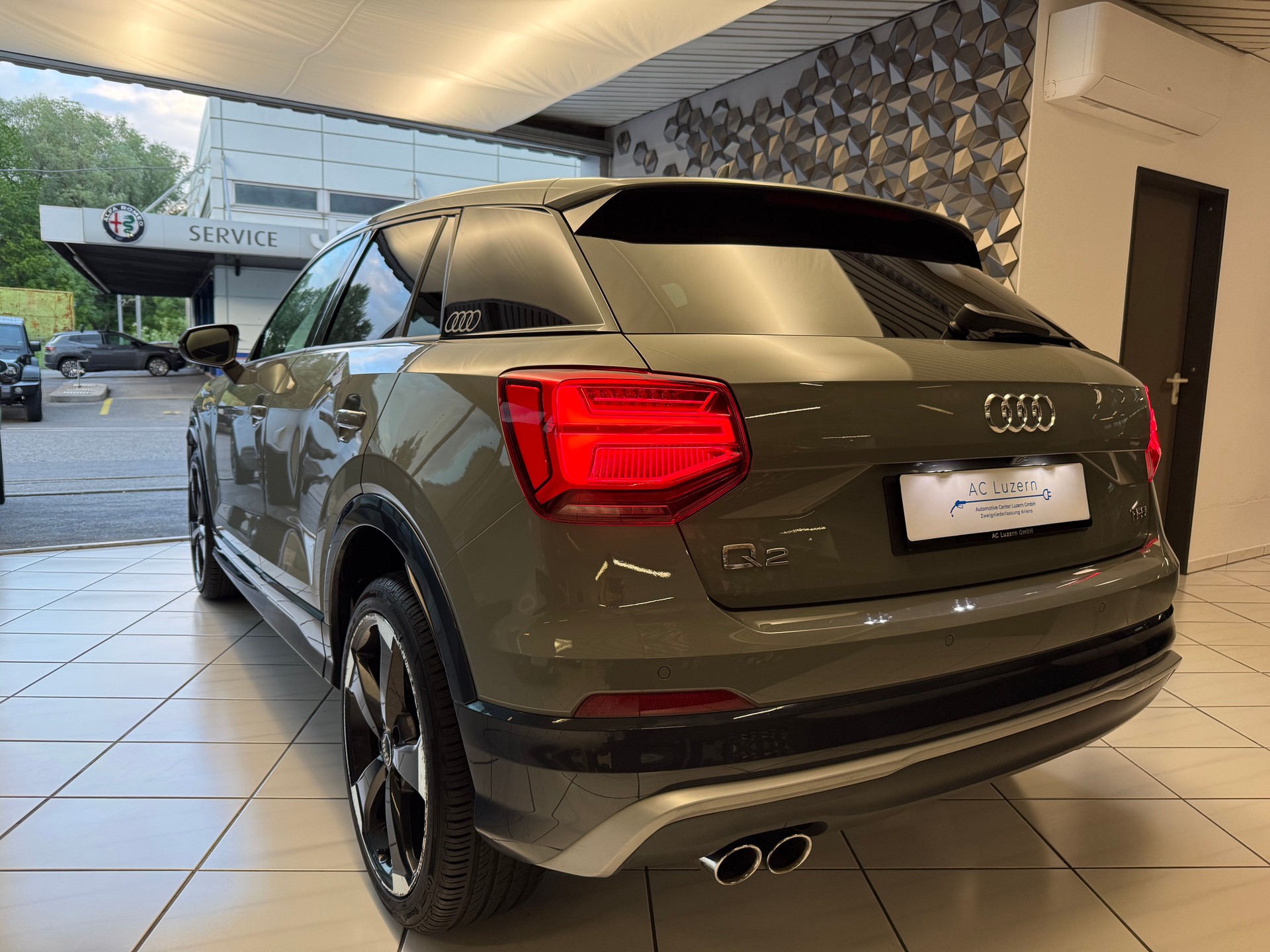 AUDI Q2 1.4 TFSI Edition # 1 S-Line S-tronic-showroom-element-1