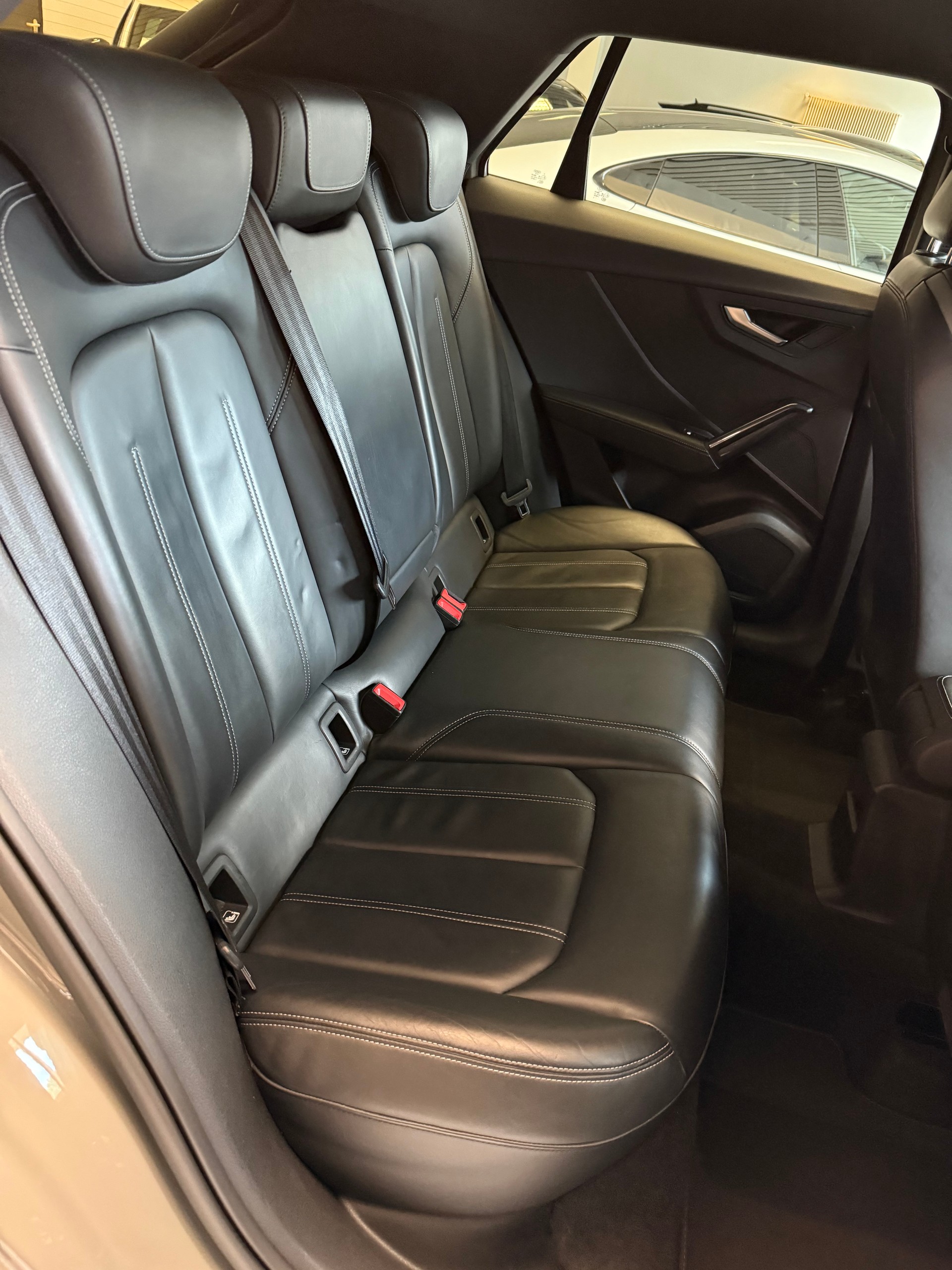 AUDI Q2 1.4 TFSI Edition # 1 S-Line S-tronic-image-11