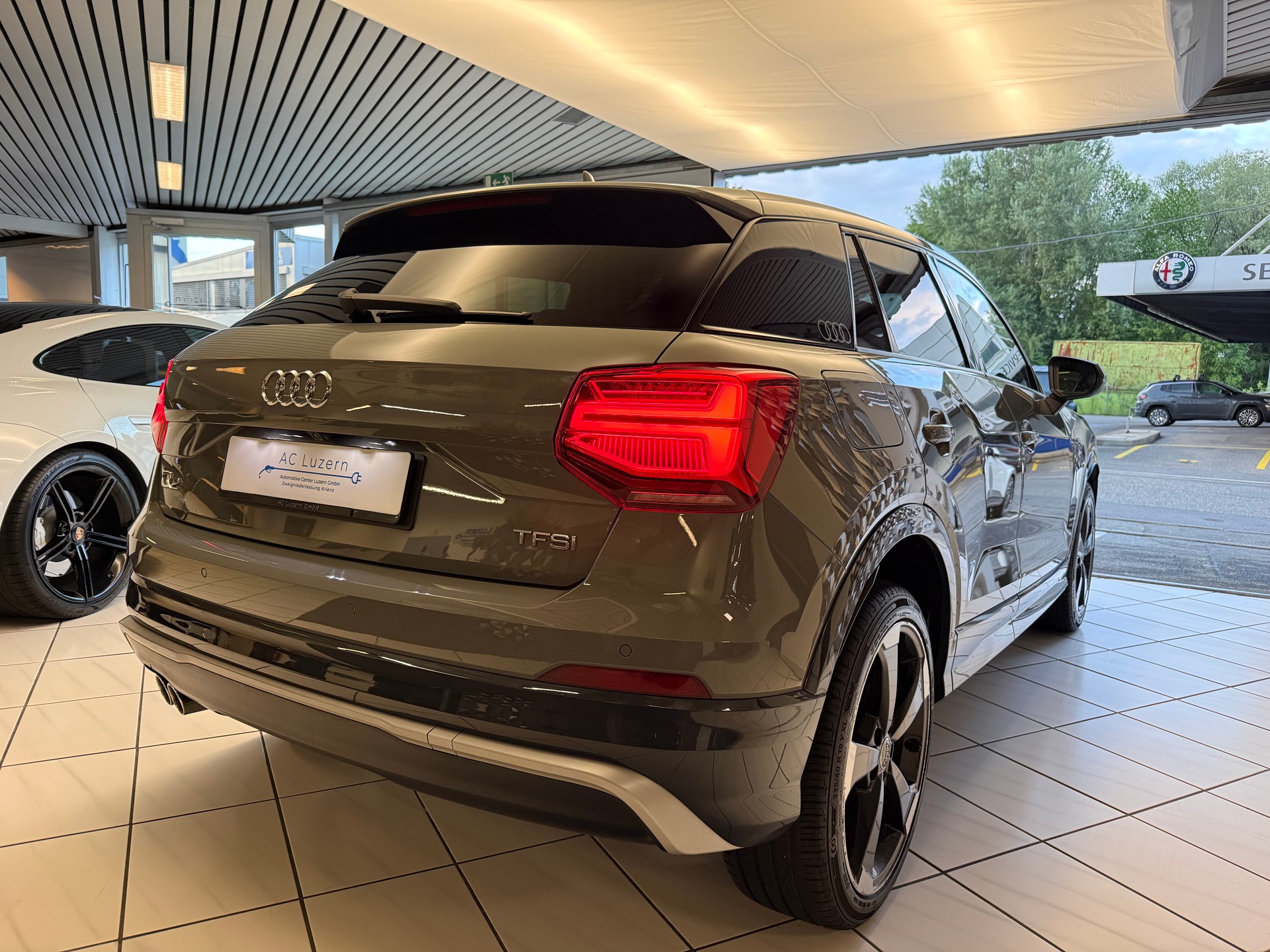 AUDI Q2 1.4 TFSI Edition # 1 S-Line S-tronic-showroom-element-2
