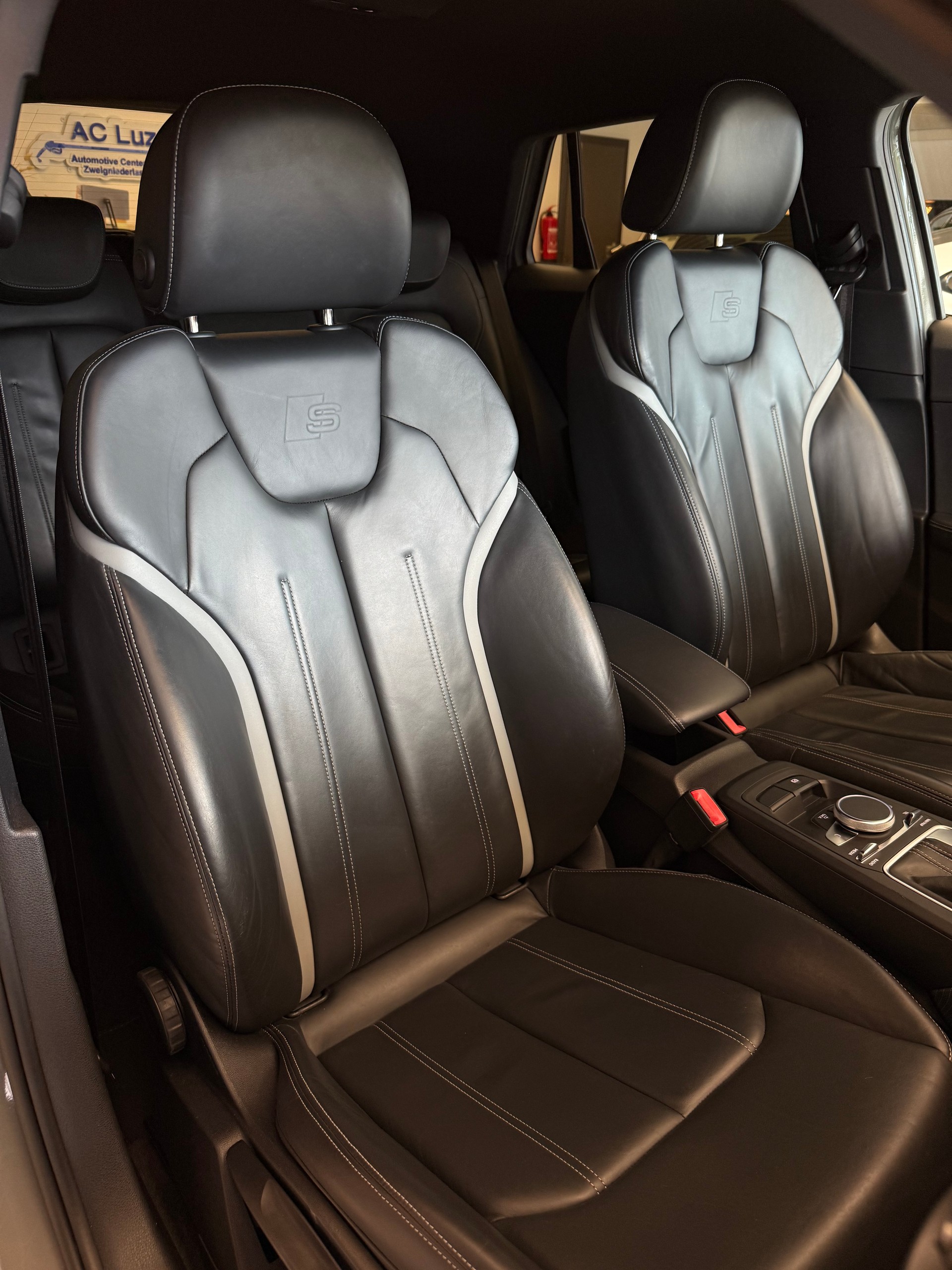 AUDI Q2 1.4 TFSI Edition # 1 S-Line S-tronic-image-12