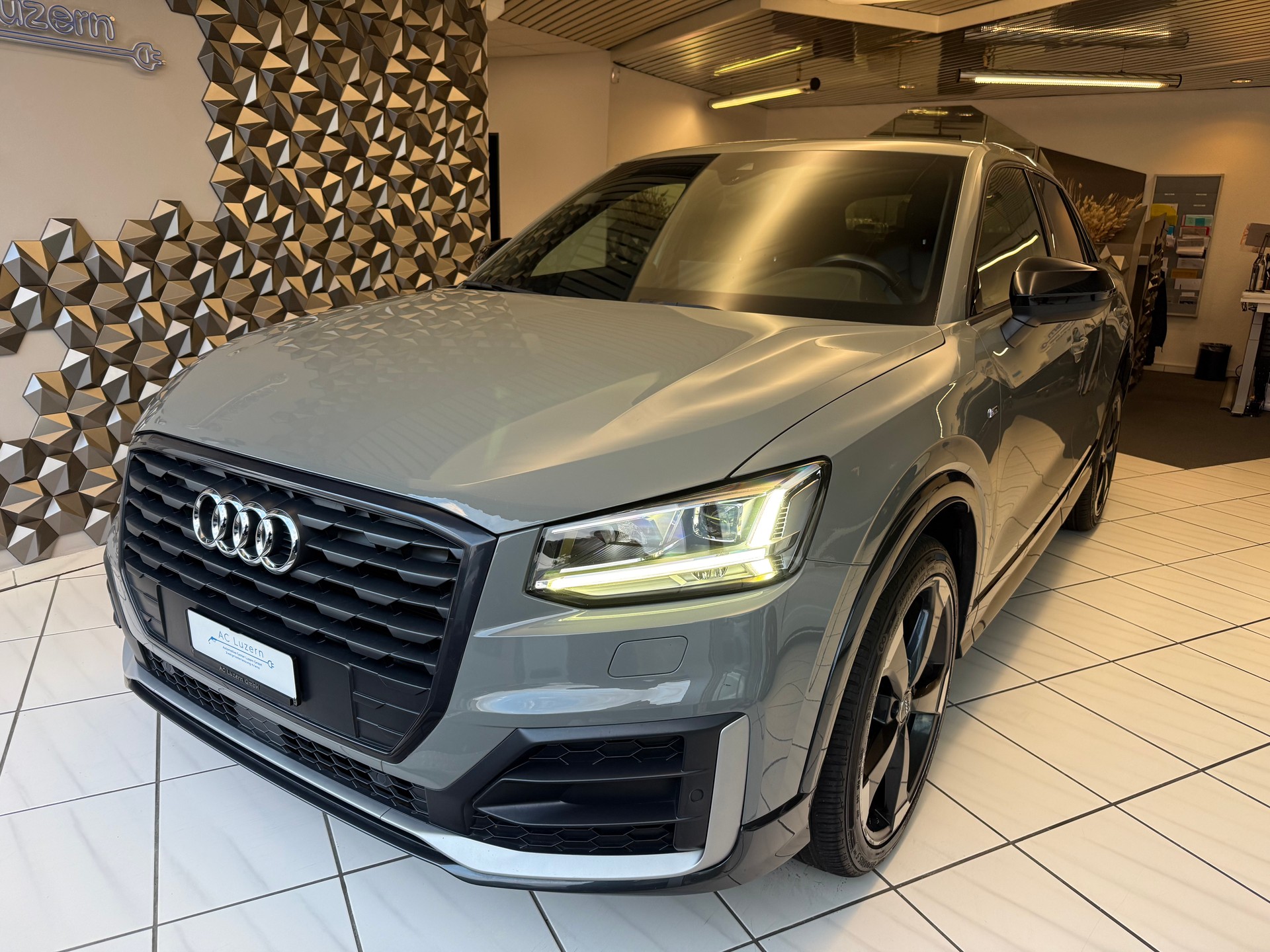 AUDI Q2 1.4 TFSI Edition # 1 S-Line S-tronic