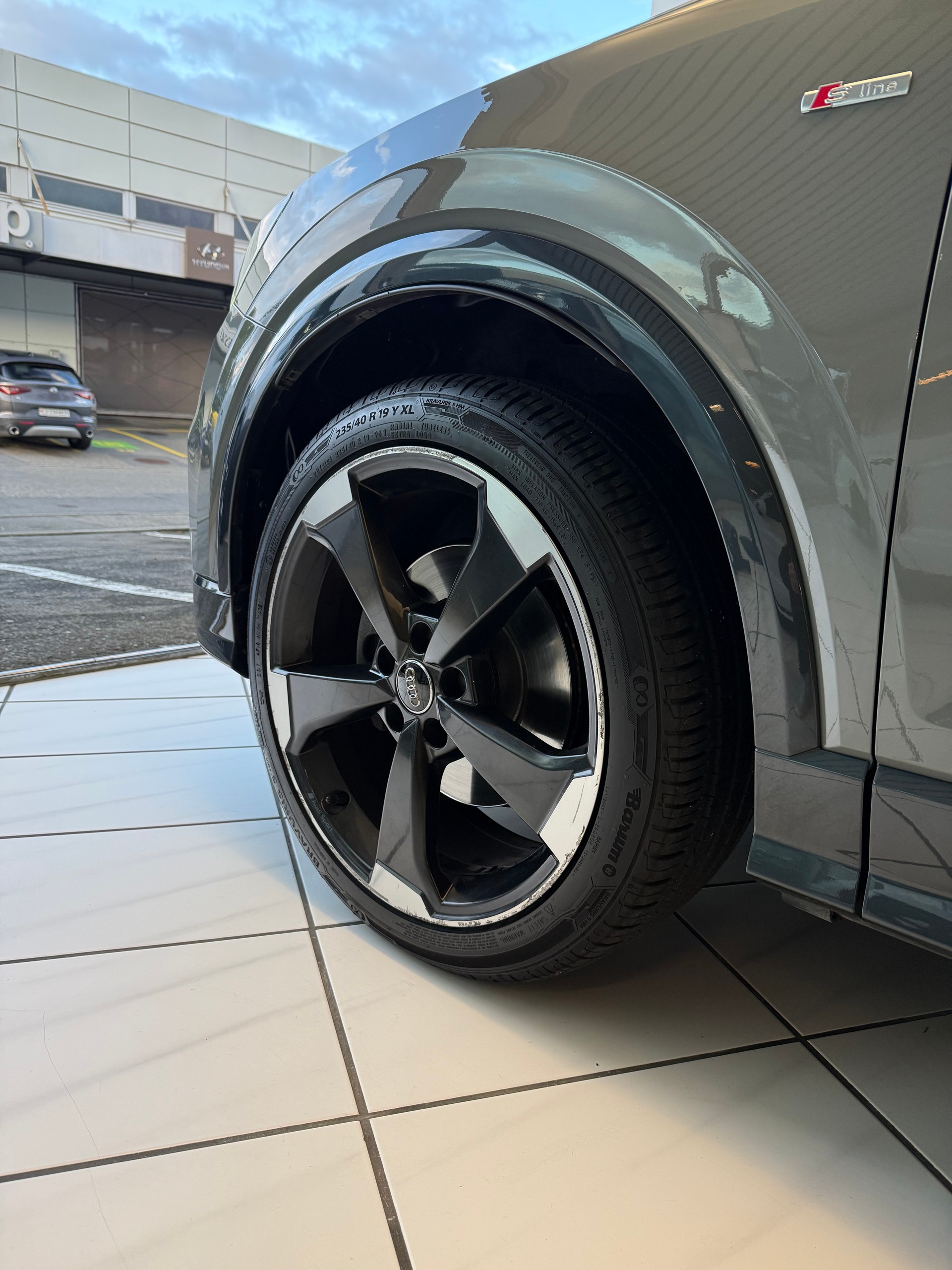 AUDI Q2 1.4 TFSI Edition # 1 S-Line S-tronic-image-25