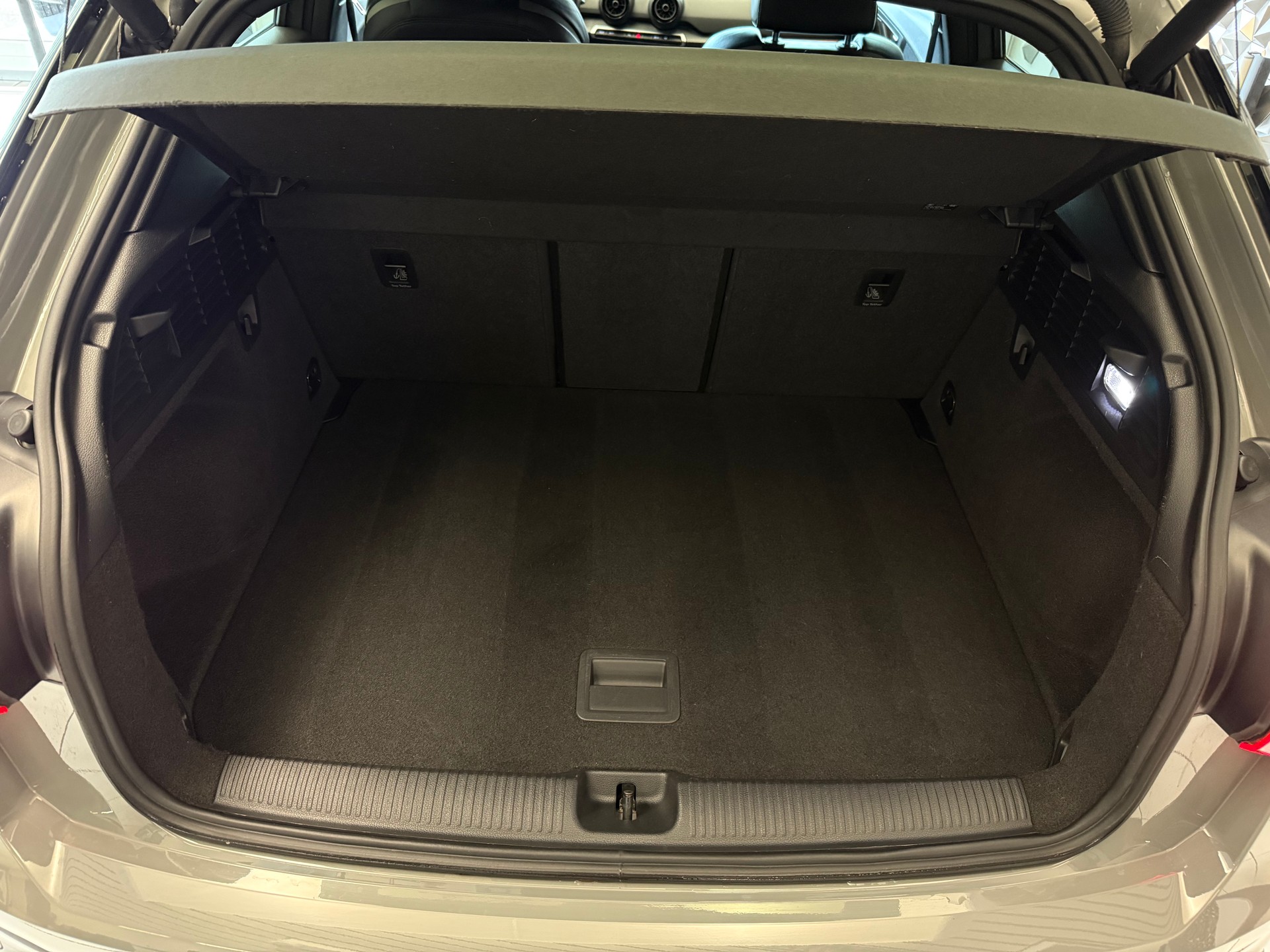 AUDI Q2 1.4 TFSI Edition # 1 S-Line S-tronic-image-9