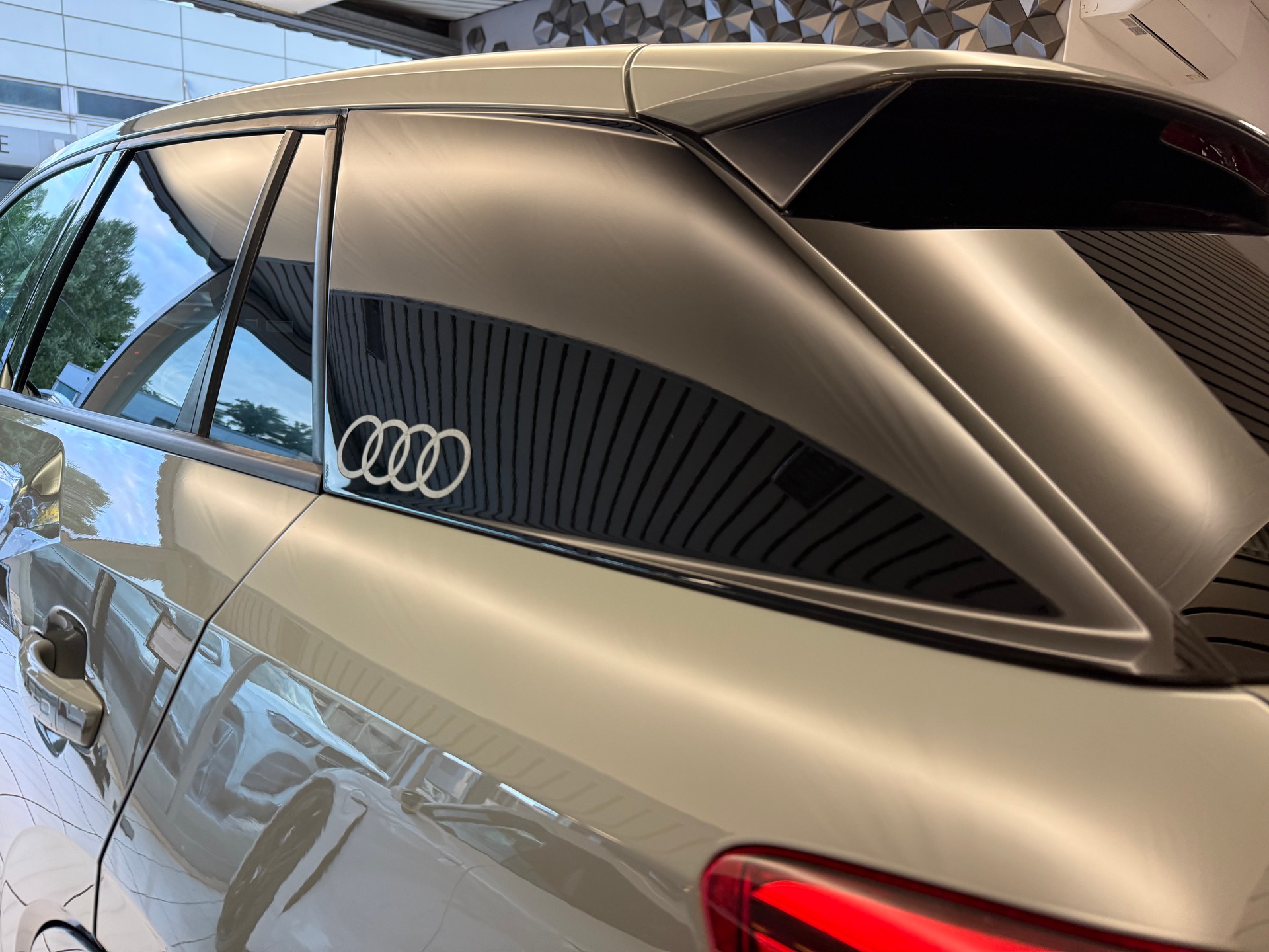 AUDI Q2 1.4 TFSI Edition # 1 S-Line S-tronic-image-23