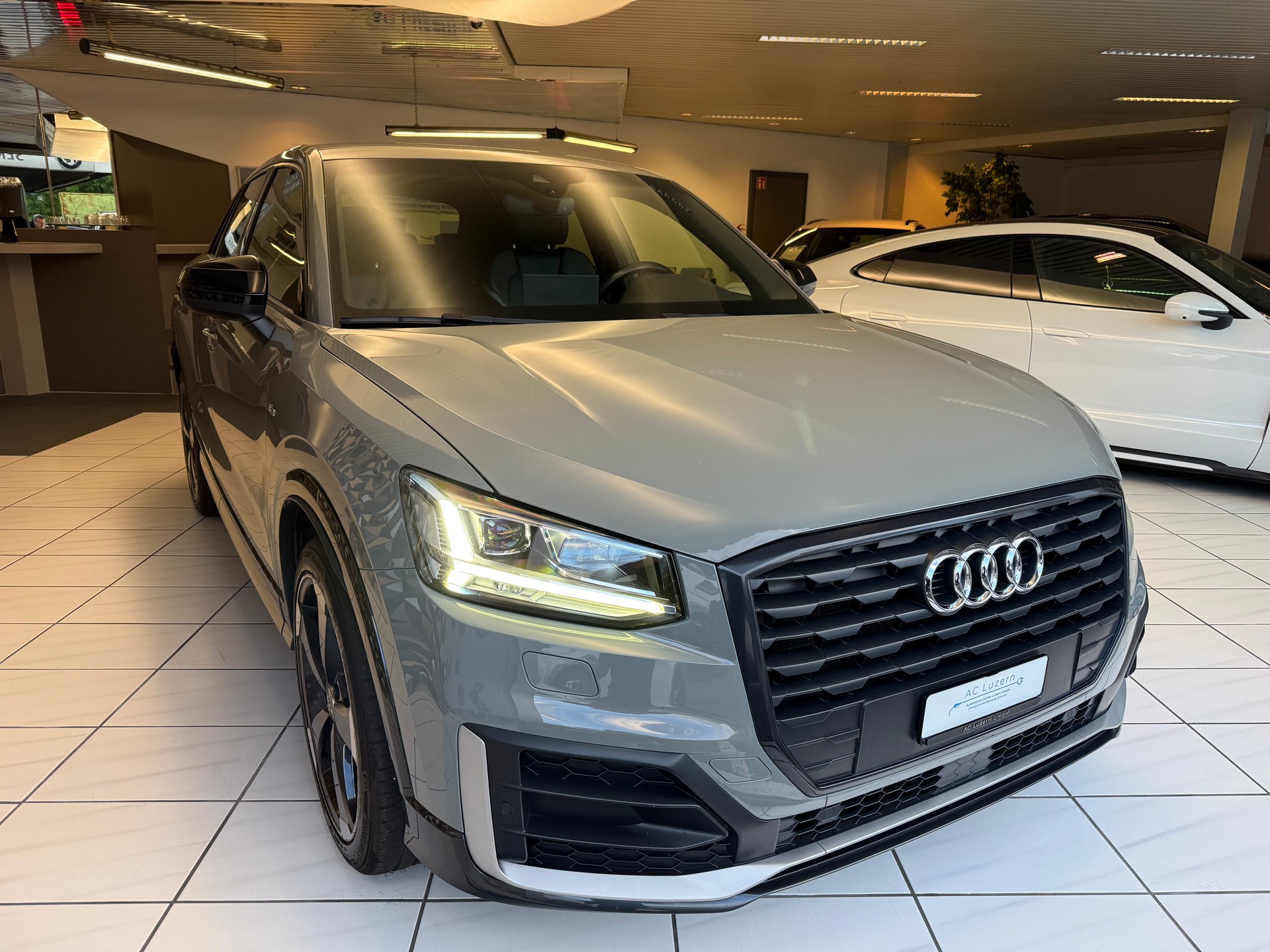 AUDI Q2 1.4 TFSI Edition # 1 S-Line S-tronic-showroom-element-3